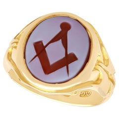 Retro Victorian 2.66 Carat Agate and 18k Yellow Gold Masonic Ring