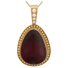 Antique Victorian 32.67 Carat Garnet and Yellow Gold Pendant, circa 1870