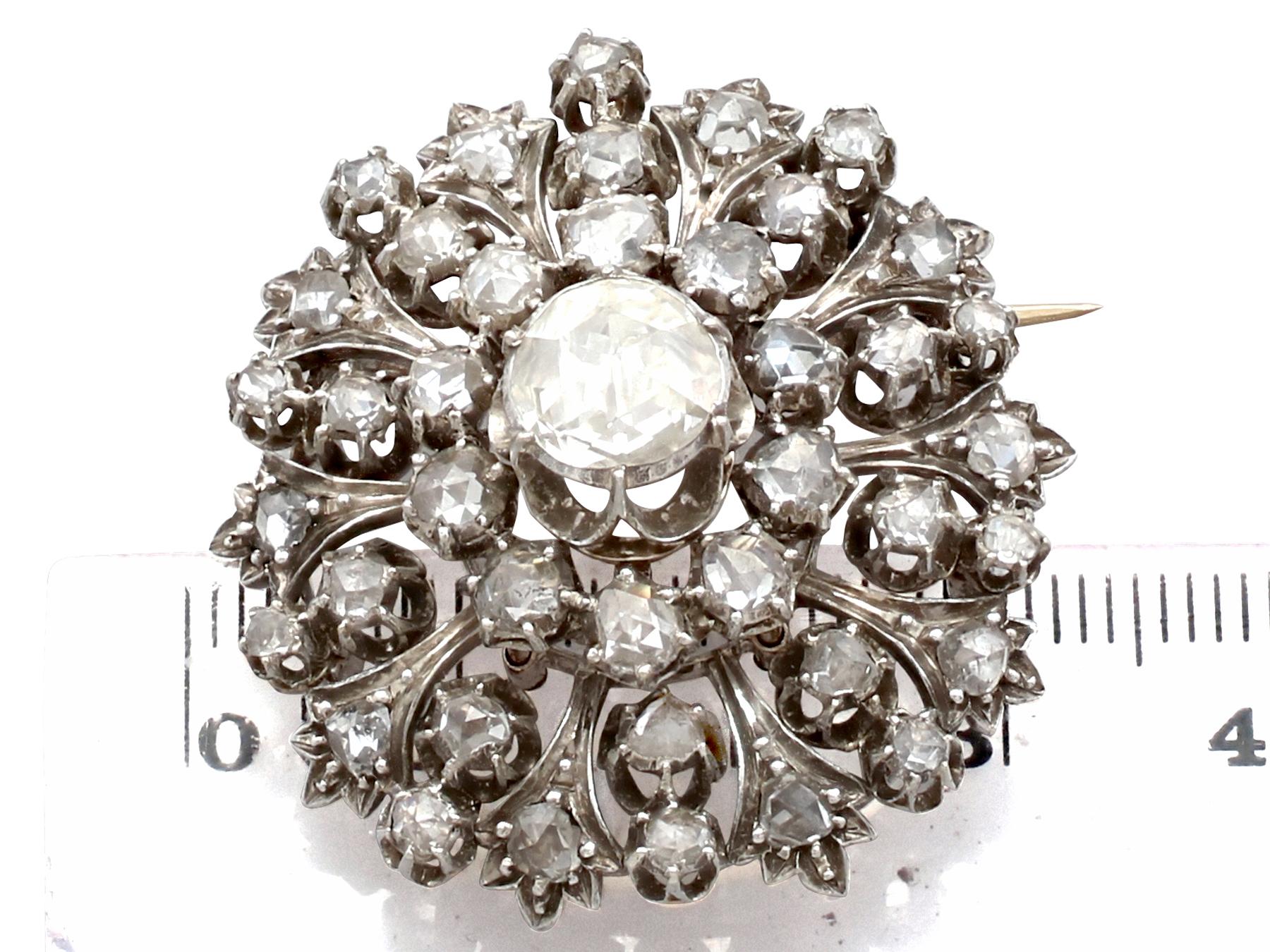 Antique Victorian 3.48 Carat Diamond and Yellow Gold Brooch For Sale 1