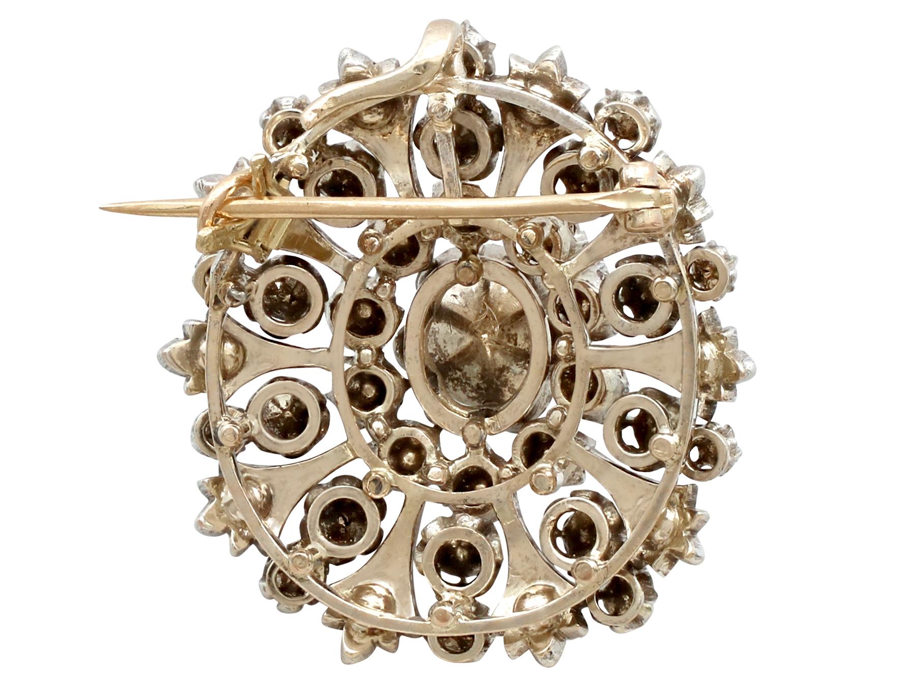 Broche ancienne victorienne en or jaune et diamants de 3,48 carats en vente 1