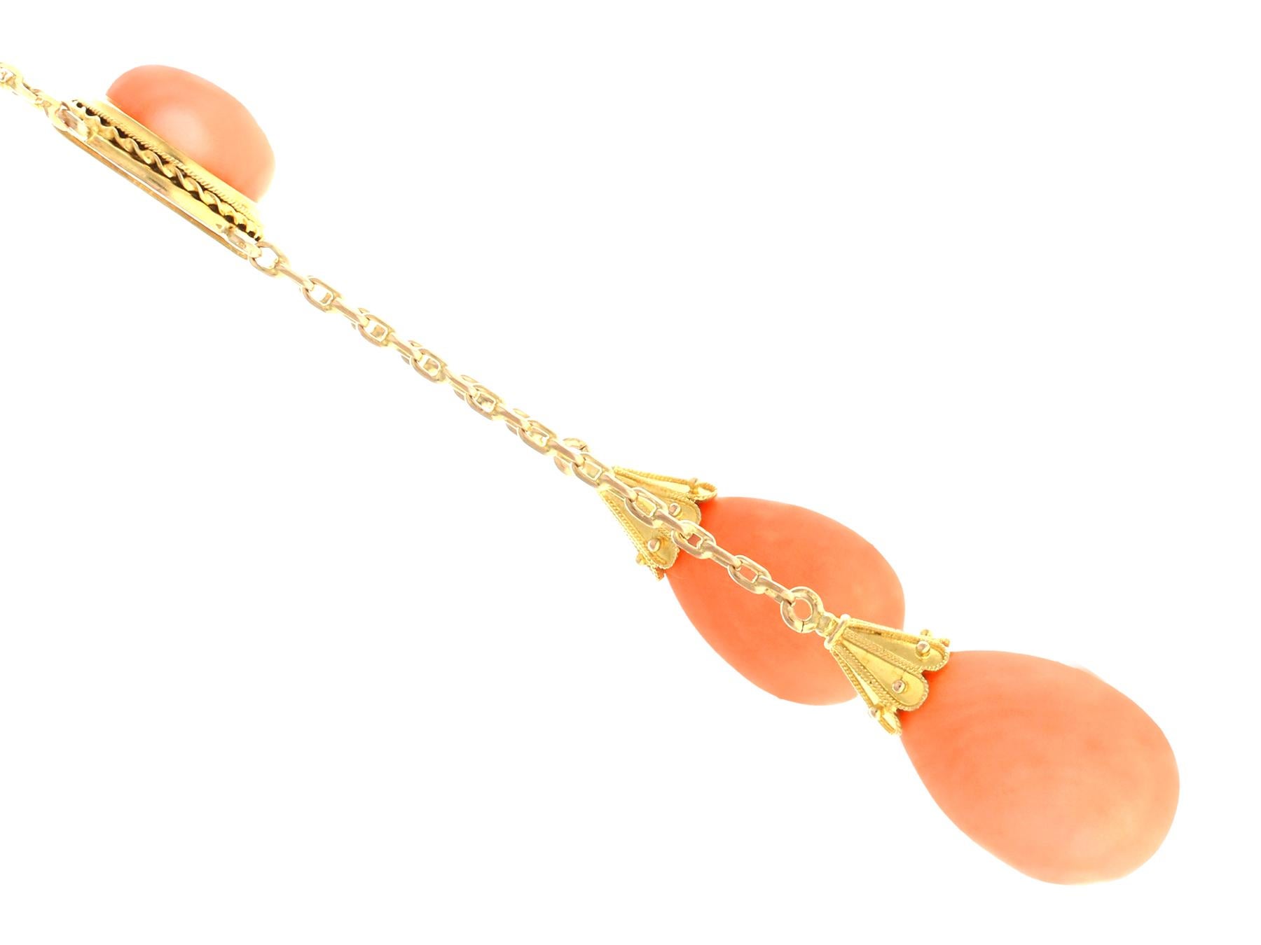 Antique Victorian 35.22 Carat Cabochon Cut Coral and Yellow Gold Necklace In Excellent Condition For Sale In Jesmond, Newcastle Upon Tyne