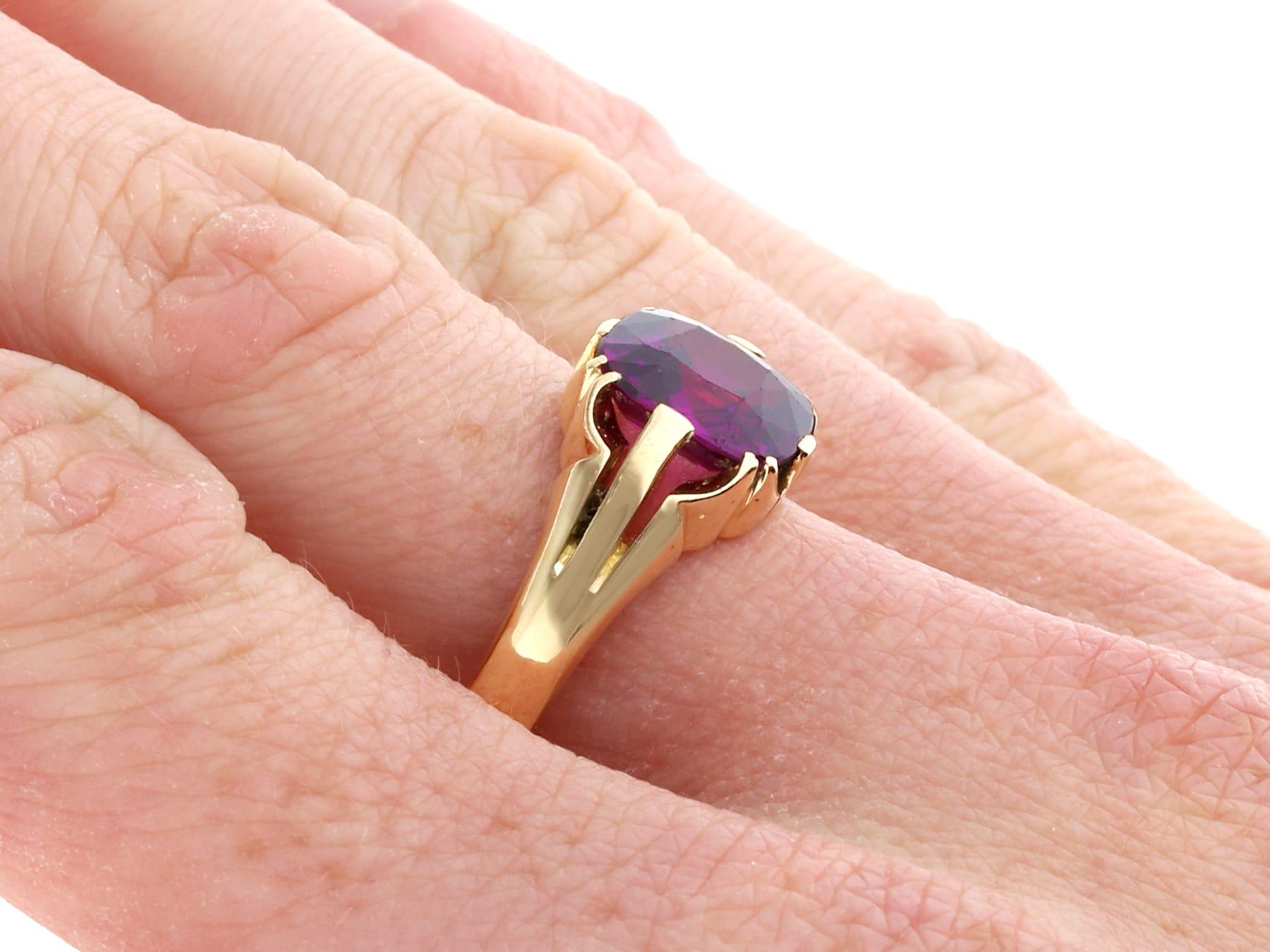 Antique Victorian 3.84 Carat Garnet and 18k Yellow Gold Dress Ring For Sale 3