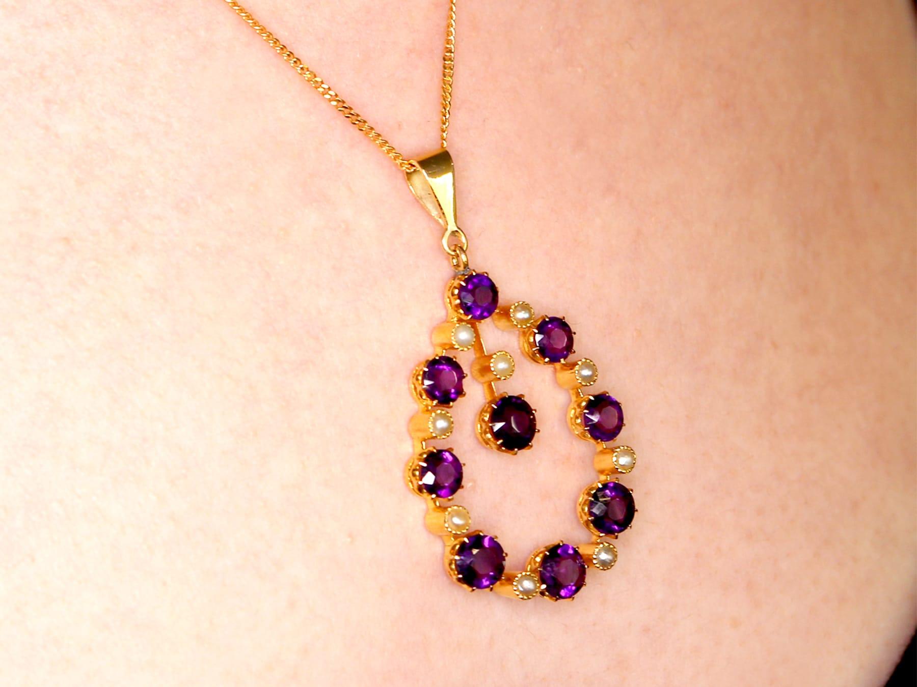 Pendentif victorien en or jaune avec perles et améthyste de 4.12 carats en vente 3