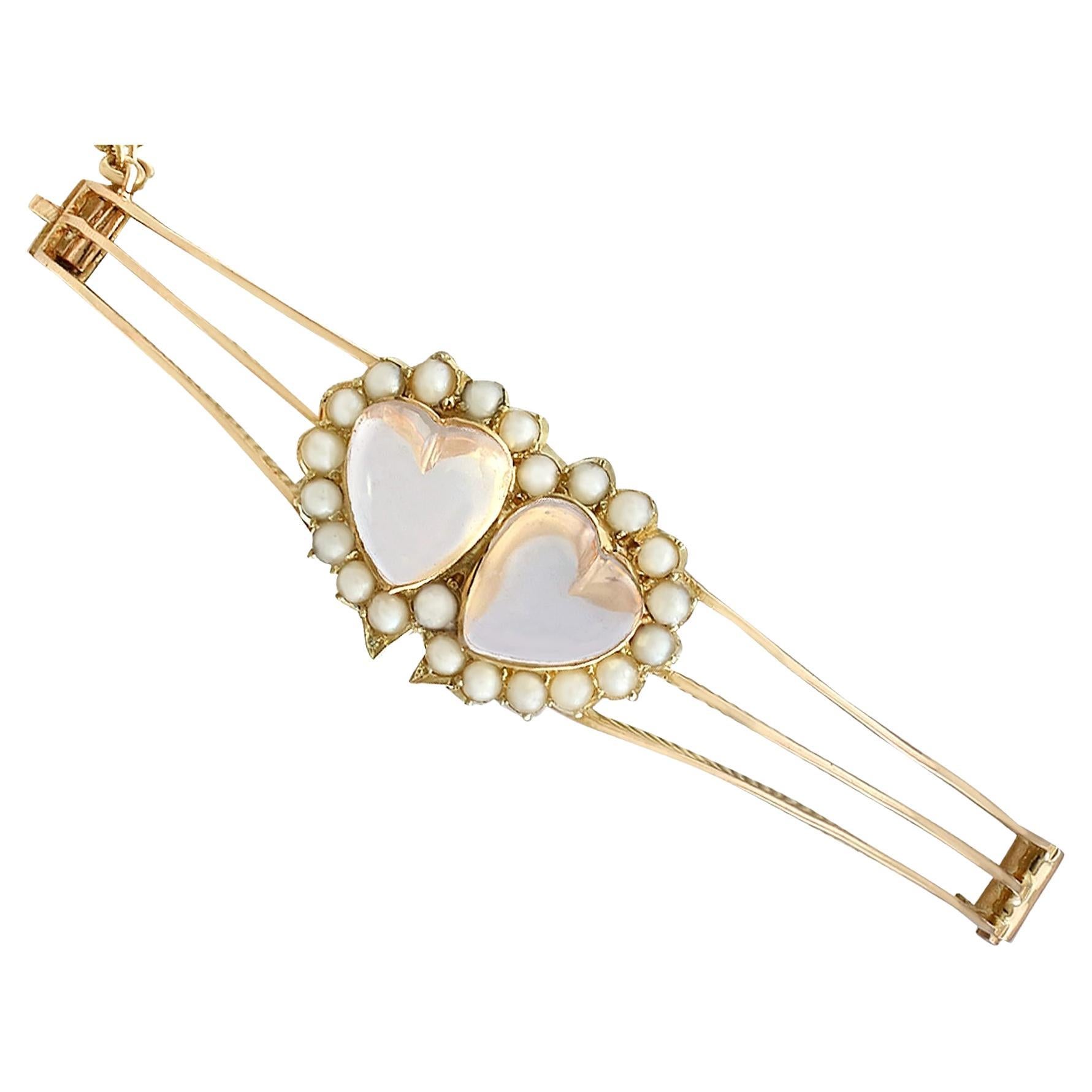 Bracelet jonc victorien ancien en or rose avec pierre de lune de 4,90 carats et perles naturelles
