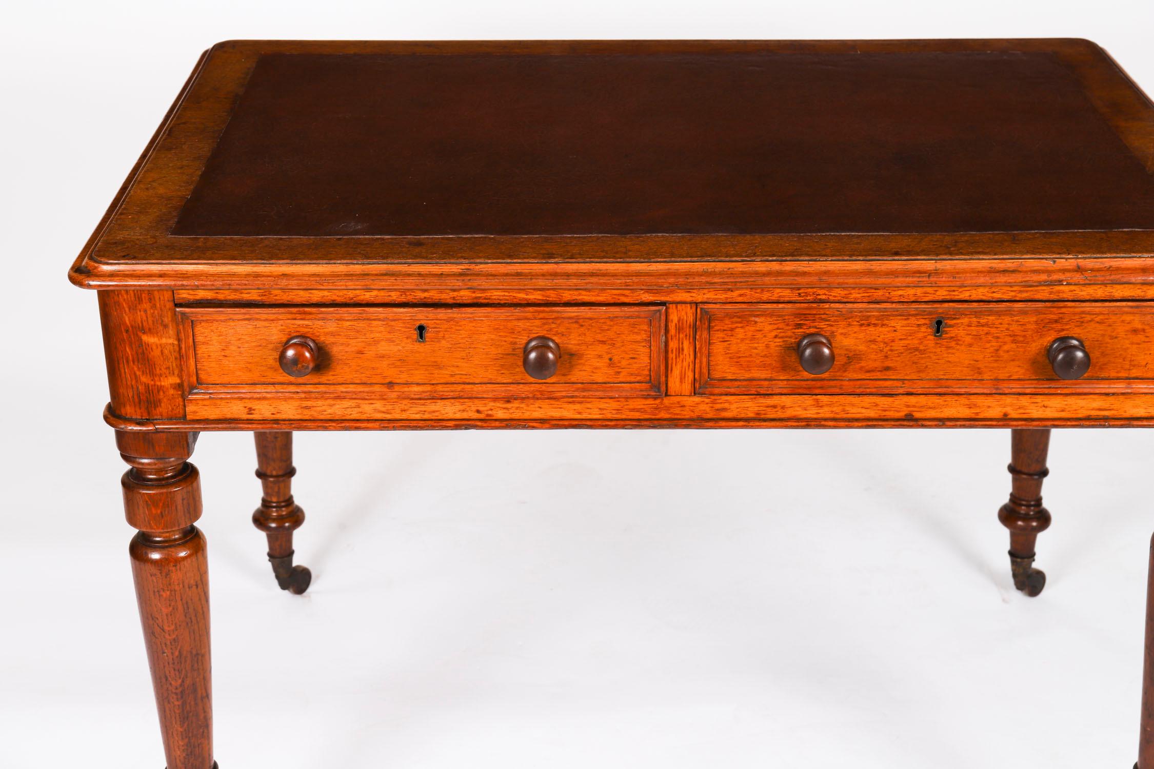 XIXe siècle Ancienne table à écrire victorienne à 6 tiroirs en Oak Oak Bureau 19ème siècle en vente