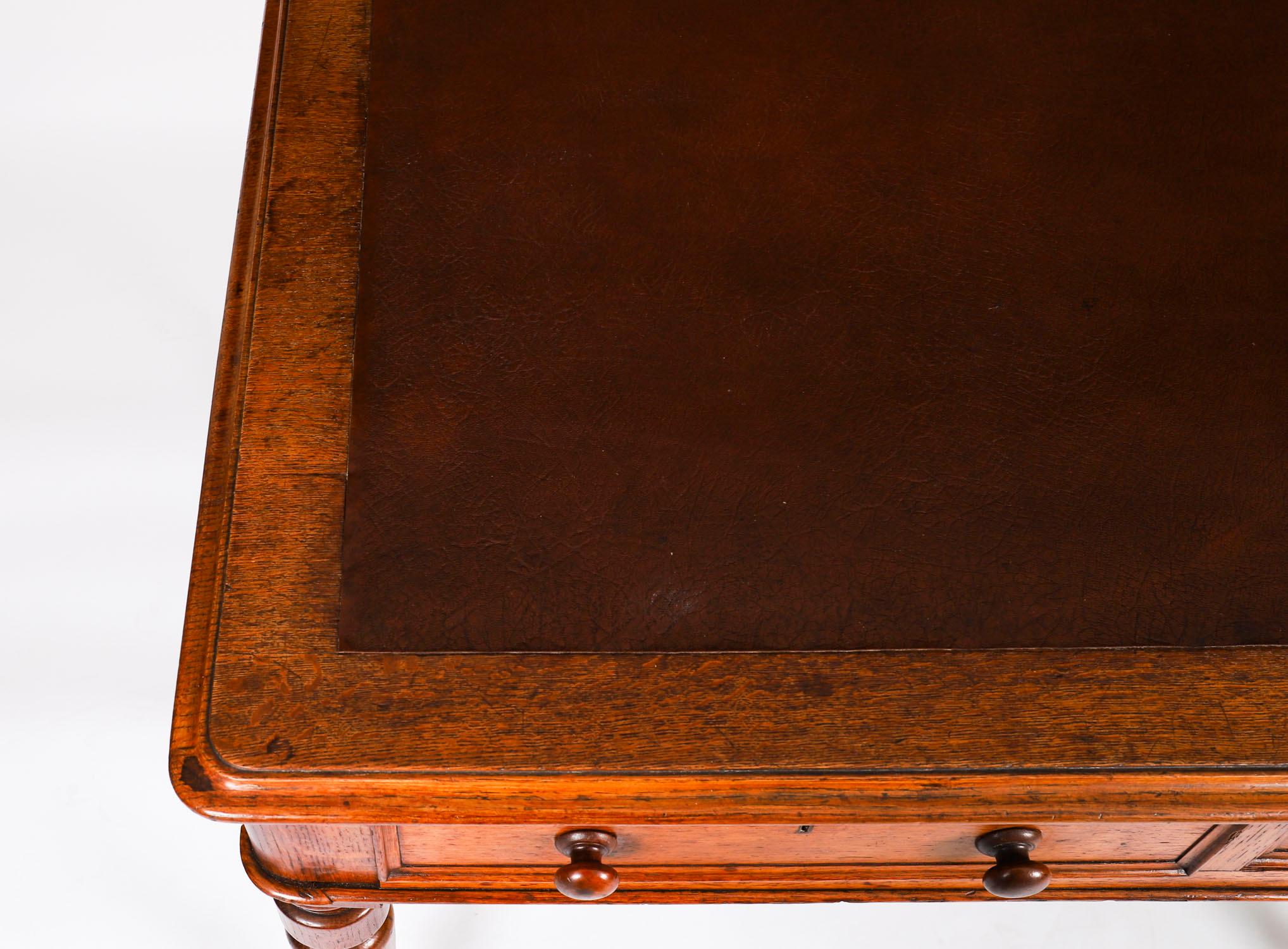 Ancienne table à écrire victorienne à 6 tiroirs en Oak Oak Bureau 19ème siècle en vente 1