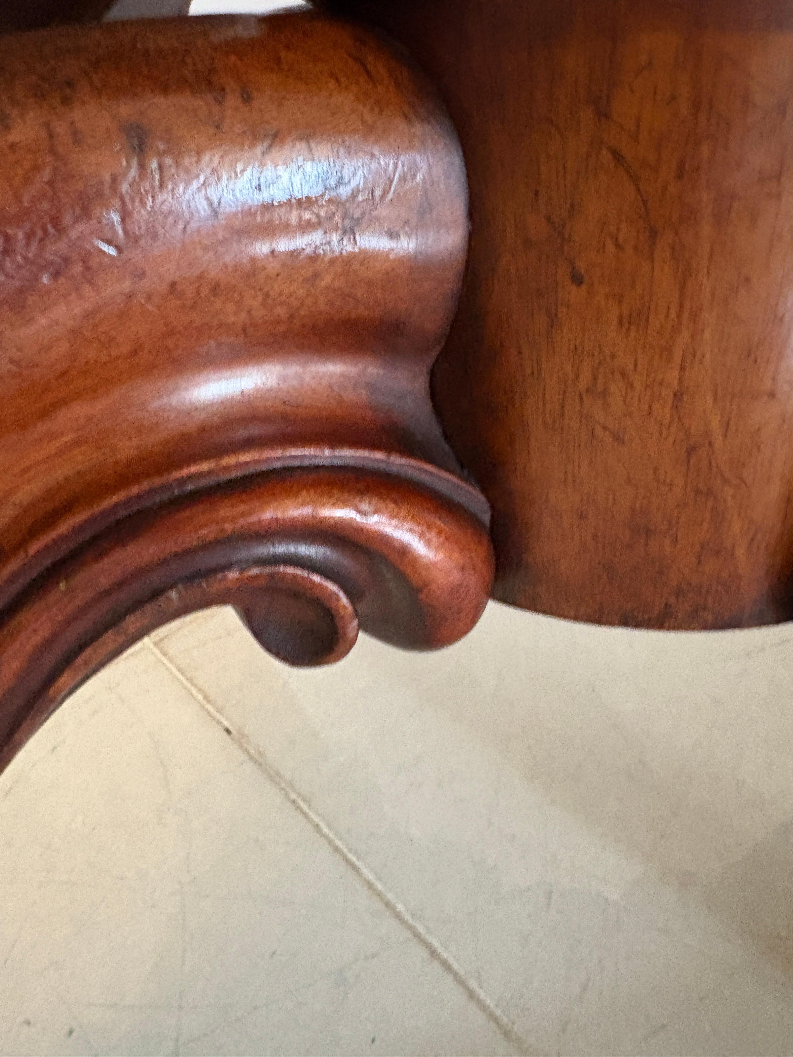 Antike viktorianische 6-Sitzer Qualität Figured Mahagoni Oval geformt Esstisch im Angebot 4