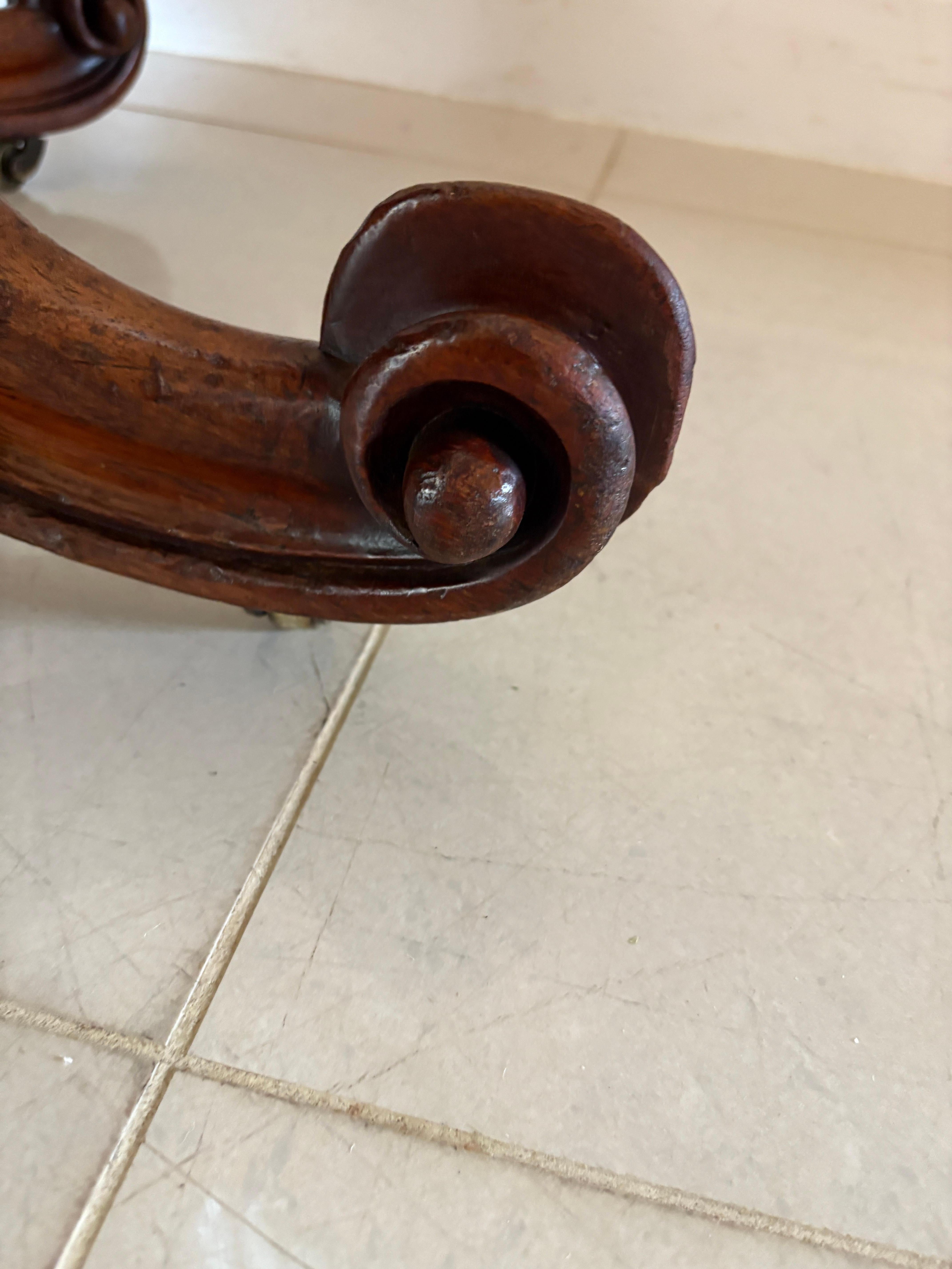 Antike viktorianische 6-Sitzer Qualität Figured Mahagoni Oval geformt Esstisch im Angebot 6