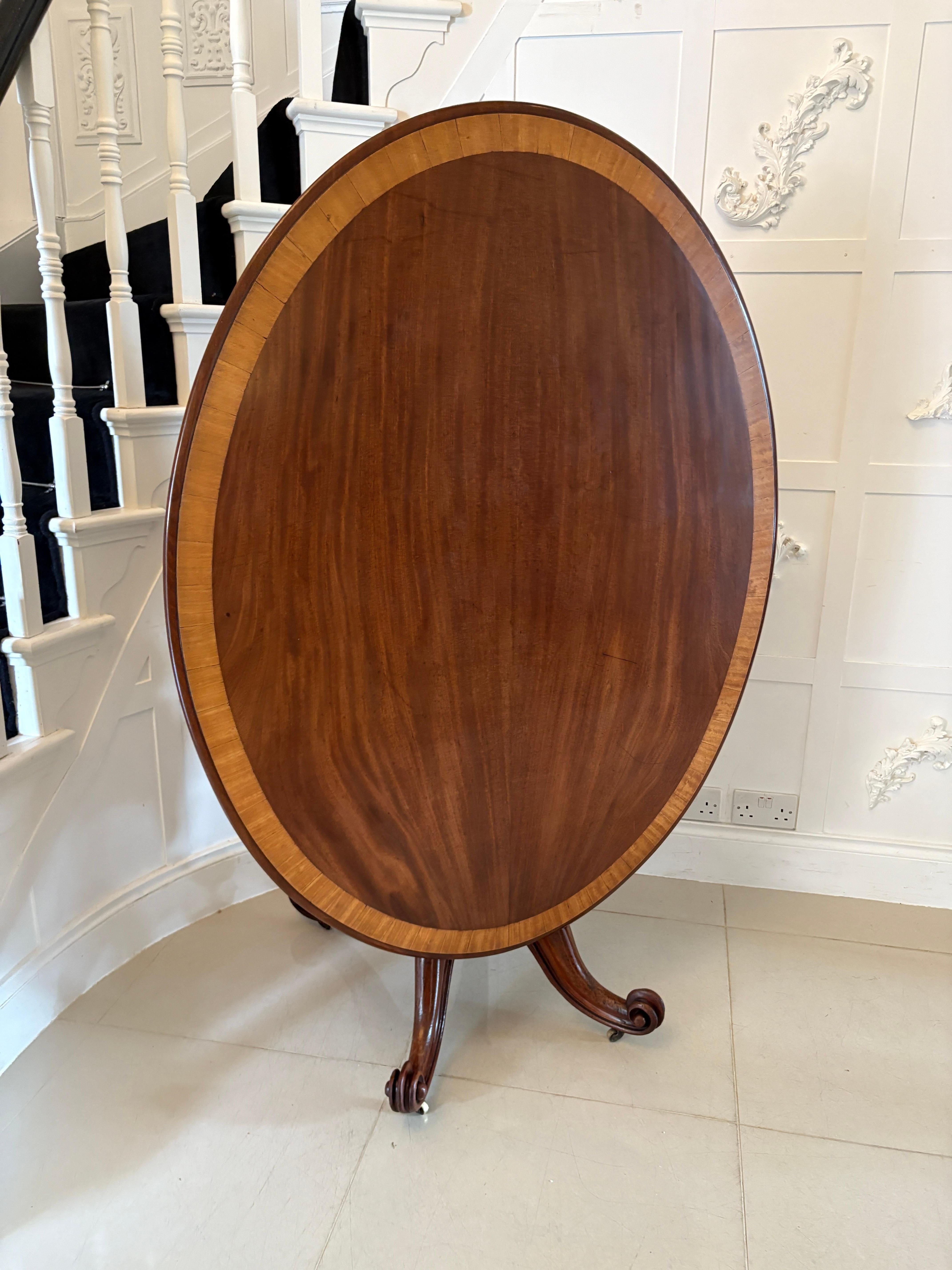 Antike viktorianische 6-Sitzer Qualität Figured Mahagoni Oval geformt Esstisch im Angebot 9