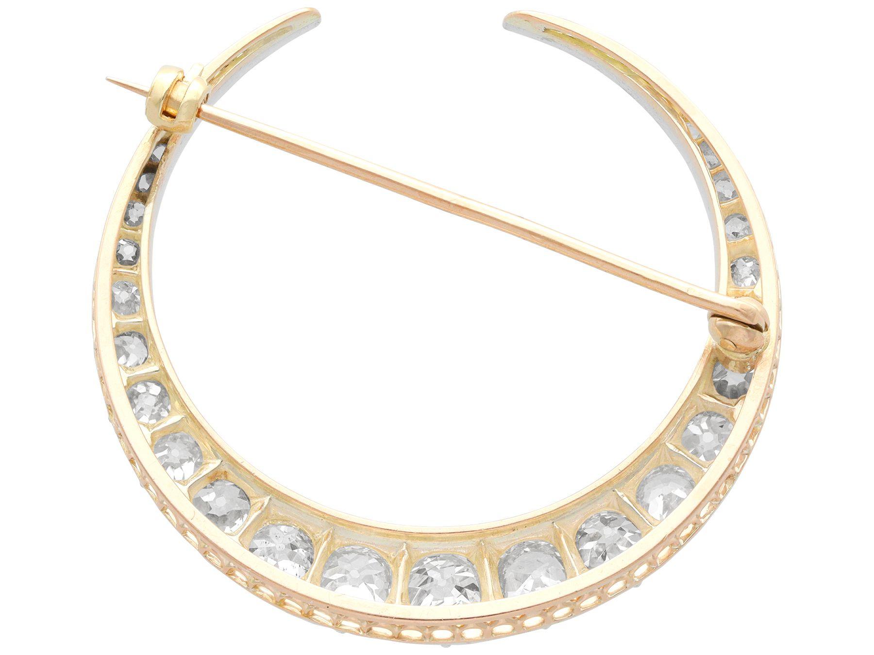 Women's or Men's Victorian 6.30 Carat Diamond and Yellow Gold Crescent Brooch For Sale