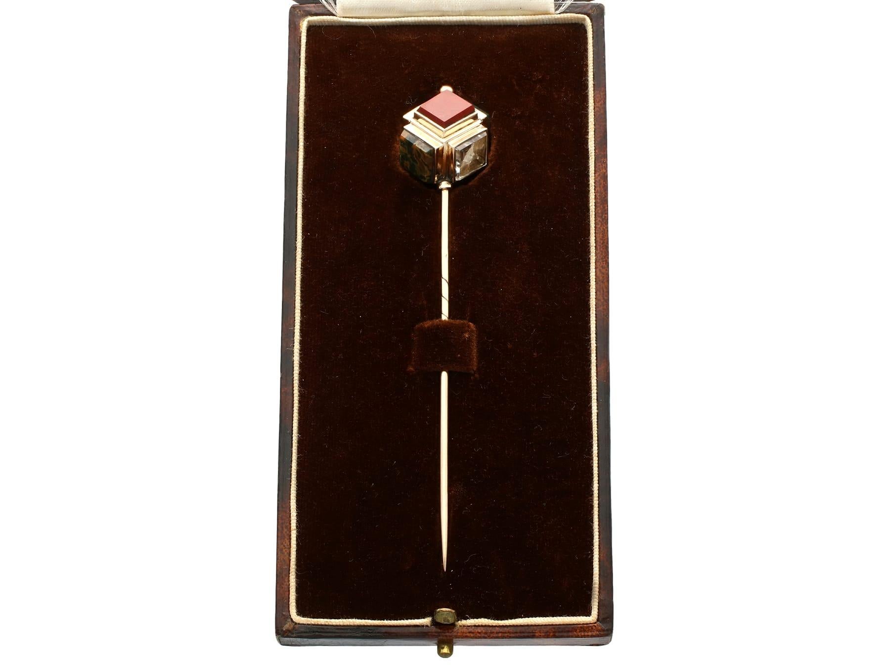 Antique Victorian 6.66 Carat Quartz and Agate Yellow Gold Pin Brooch For Sale 4