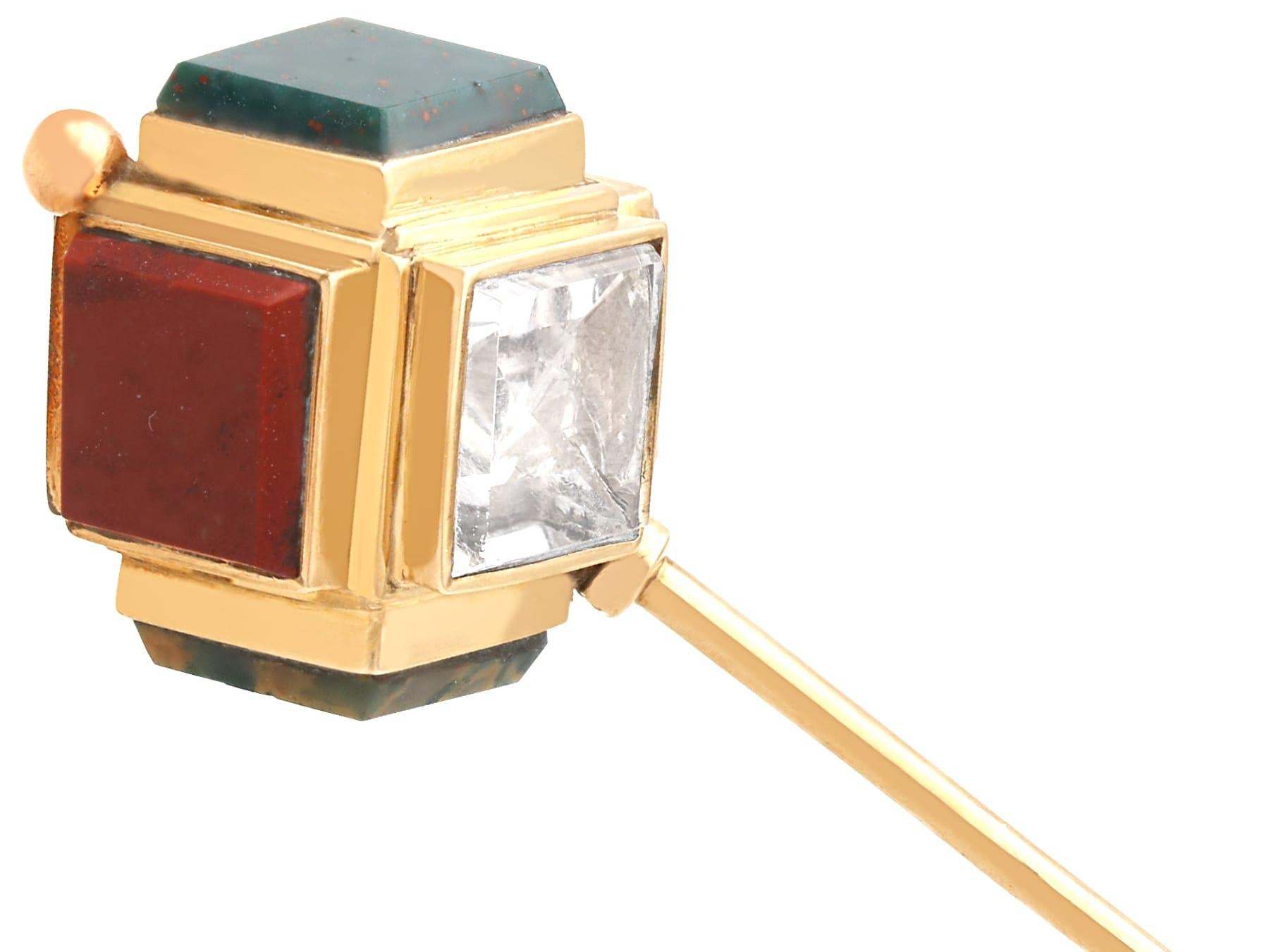 Square Cut Antique Victorian 6.66 Carat Quartz and Agate Yellow Gold Pin Brooch For Sale