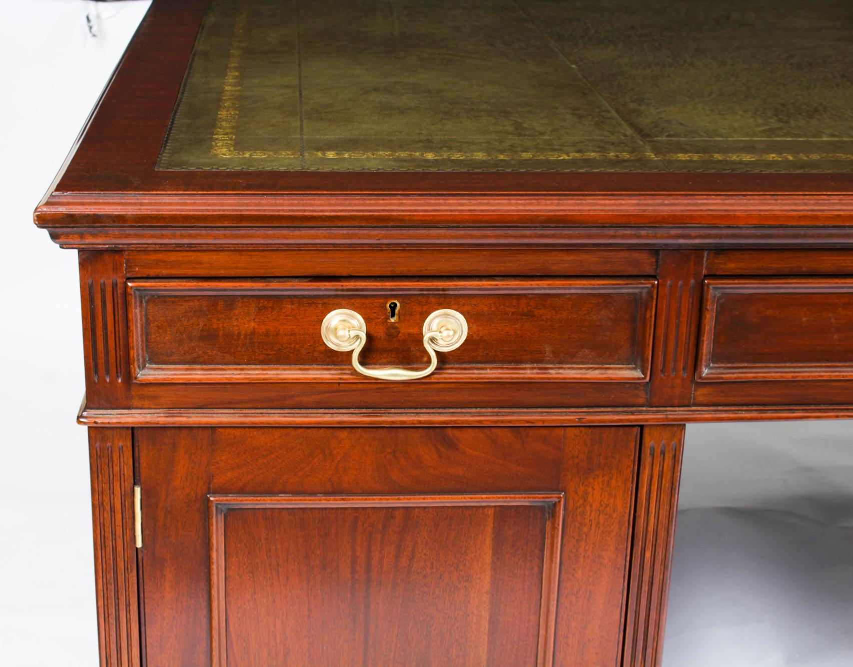 Antique Victorian Mahogany Partners Pedestal Desk Maple & Co 19th C 6