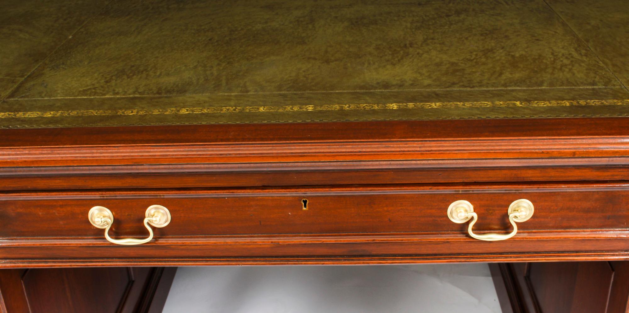 Antique Victorian Mahogany Partners Pedestal Desk Maple & Co 19th C In Good Condition In London, GB