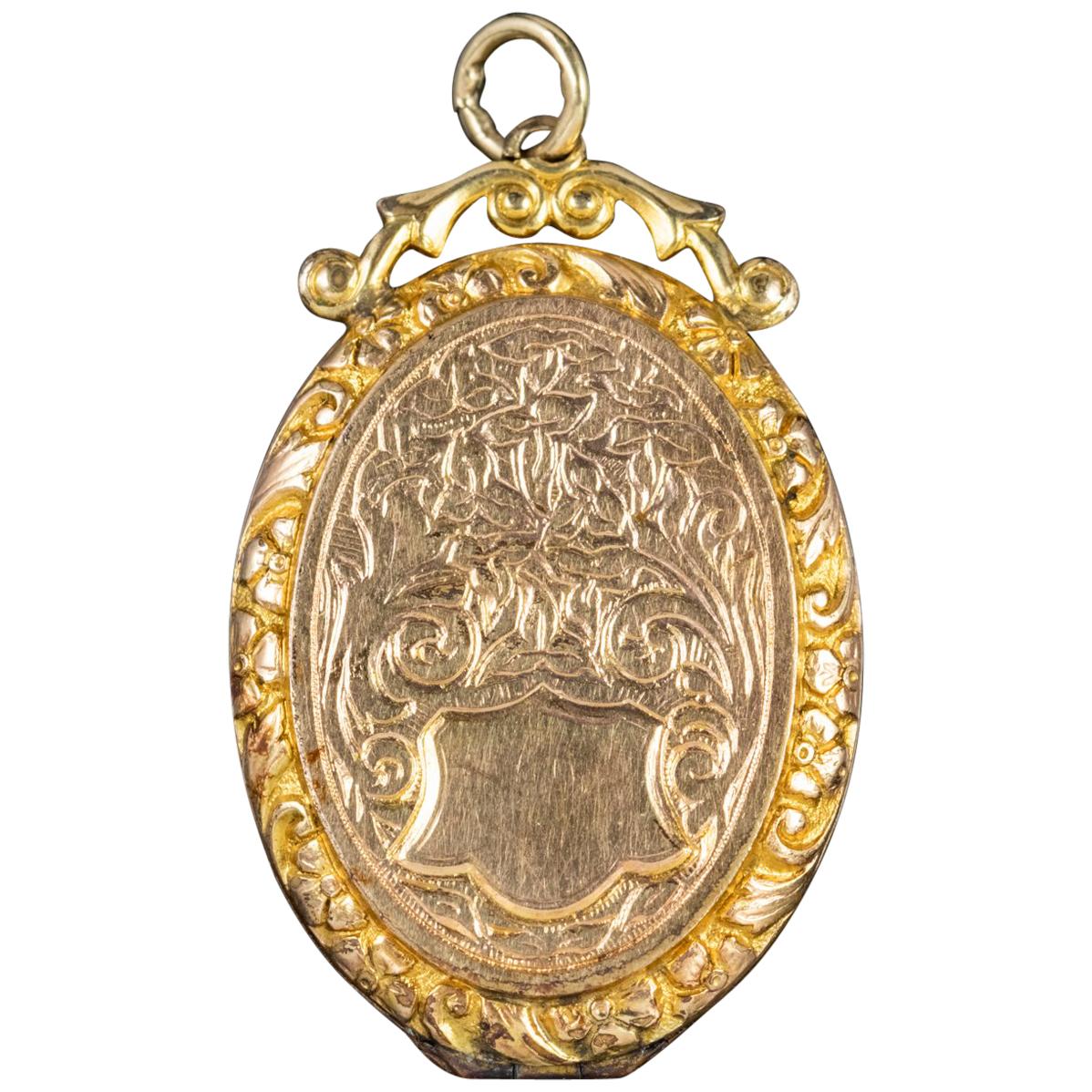 Antique Victorian 9 Carat Gold, circa 1900 Locket For Sale