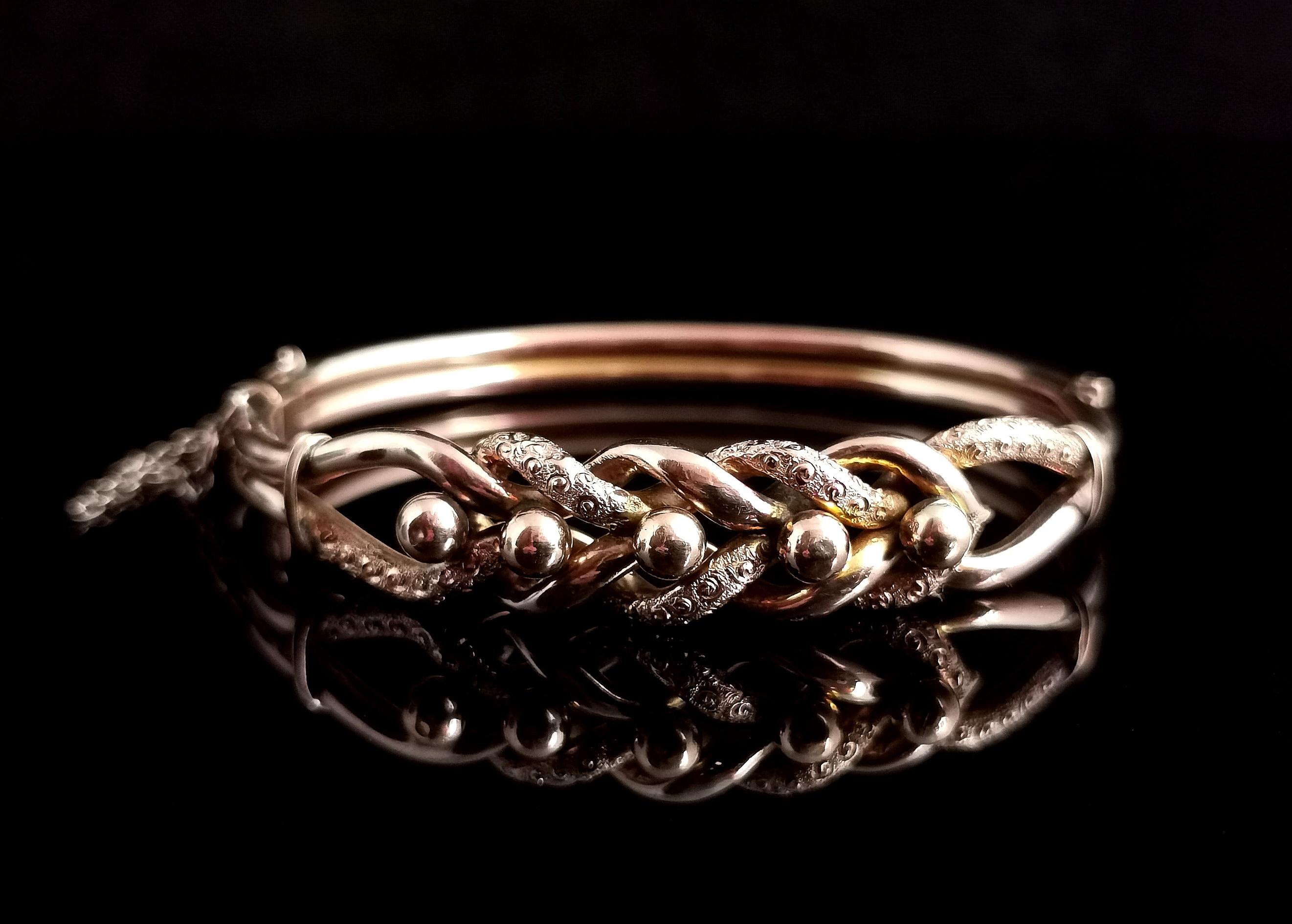 Antique Victorian 9 Karat Gold Keeper Knot Bangle In Fair Condition In NEWARK, GB