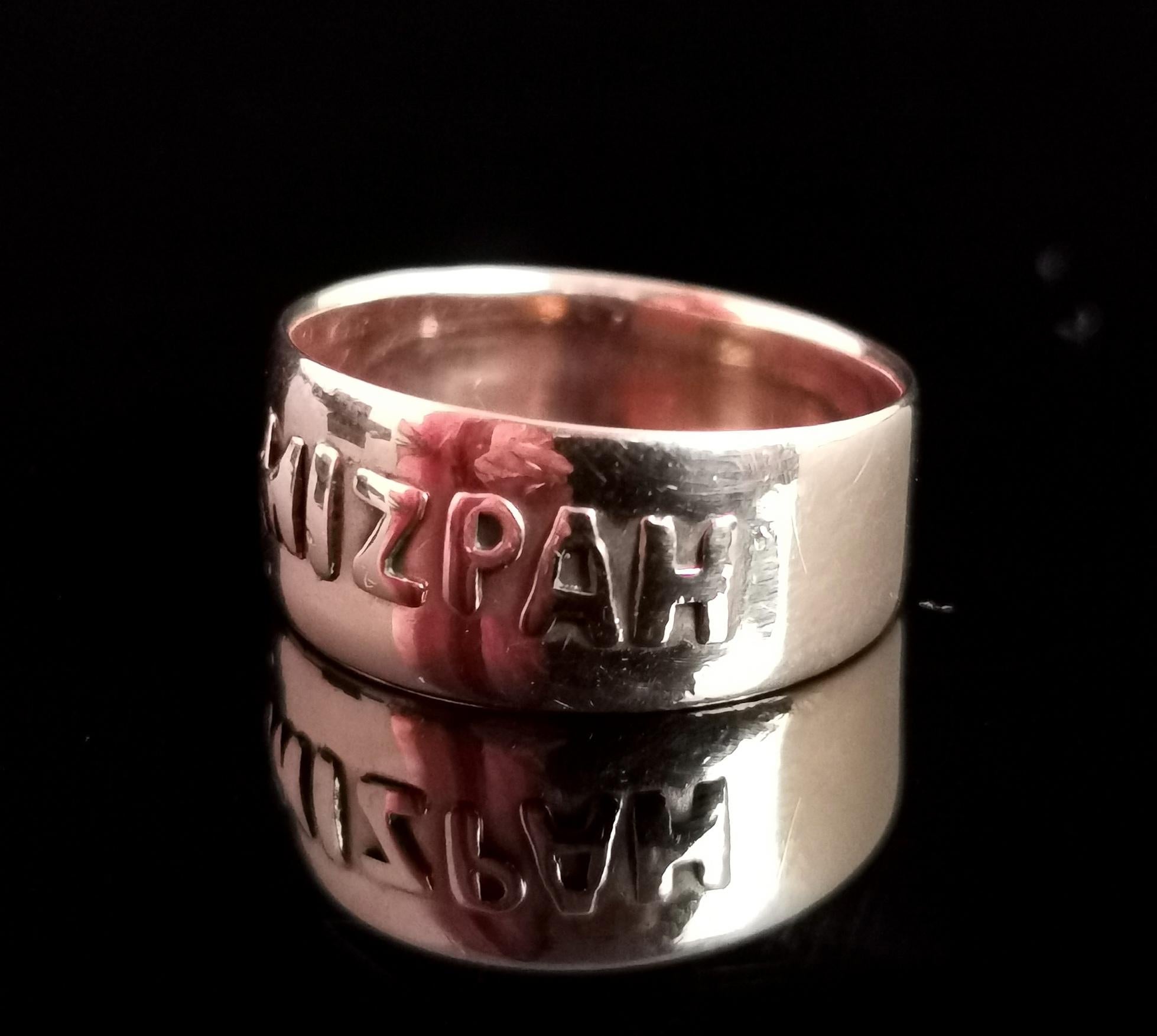 Antique Victorian 9 Karat Rose Gold Mizpah Ring, Chunky  In Fair Condition In NEWARK, GB