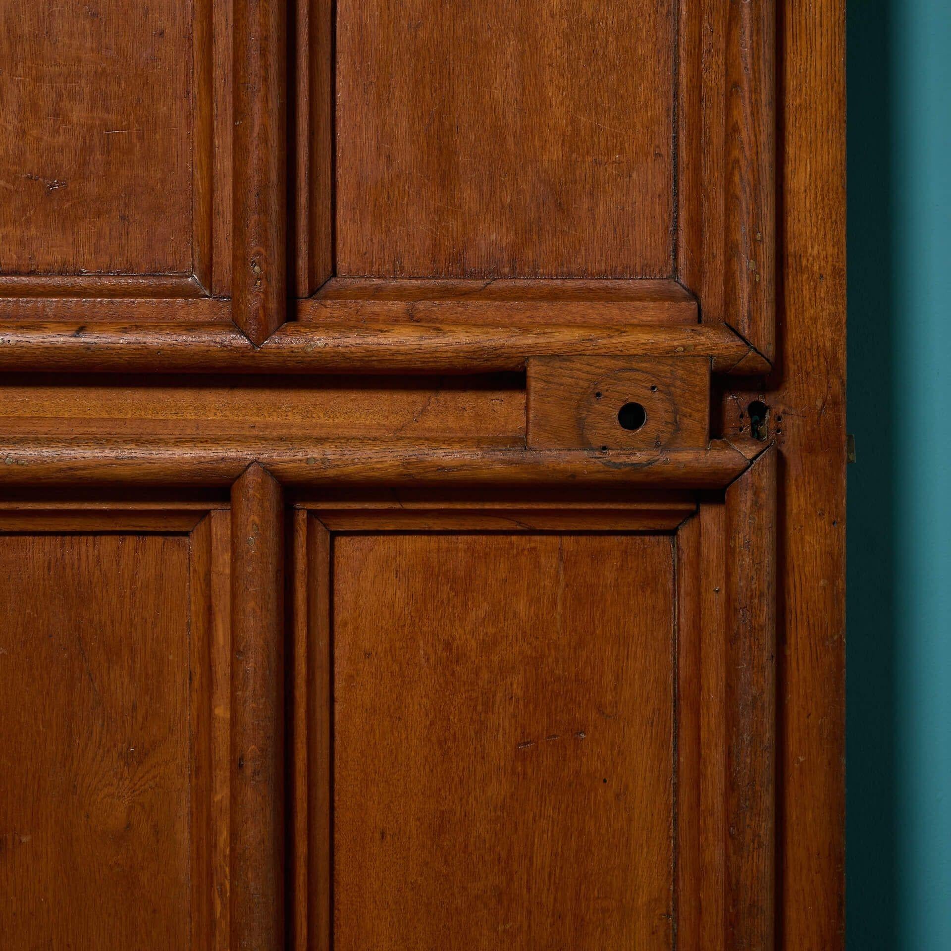 Victorien Ancienne porte victorienne en chêne cintrée à 9 panneaux en vente