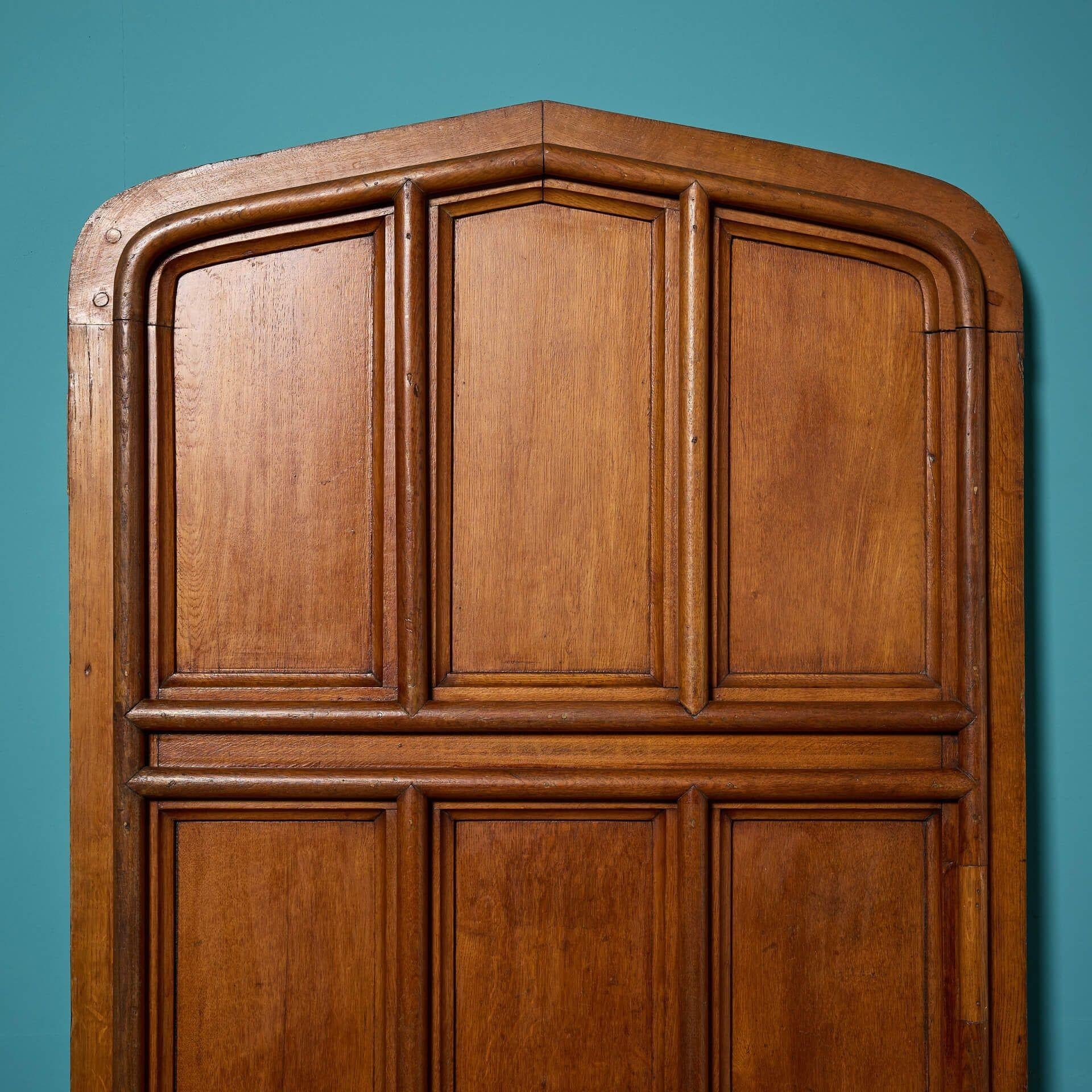 Anglais Ancienne porte victorienne en chêne cintrée à 9 panneaux en vente