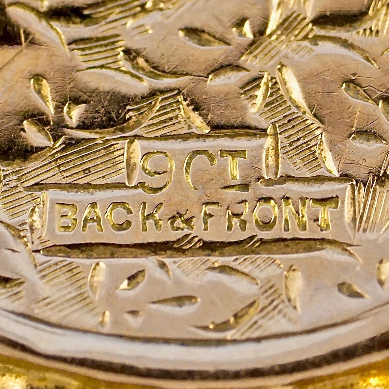 Médaillon victorien ancien en or 9 carats avec dos et façade gravés de feuilles de lierre Bon état - En vente à London, GB