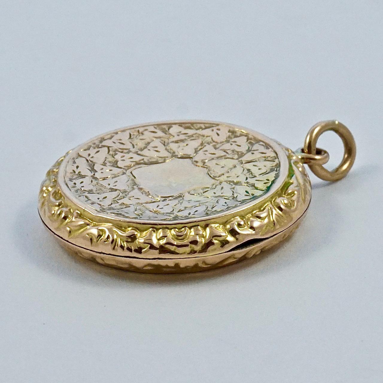 Antikes viktorianisches Medaillon, 9 Karat Gold, Rückseite und Vorderseite eingravierte Efeublätter im Angebot 3