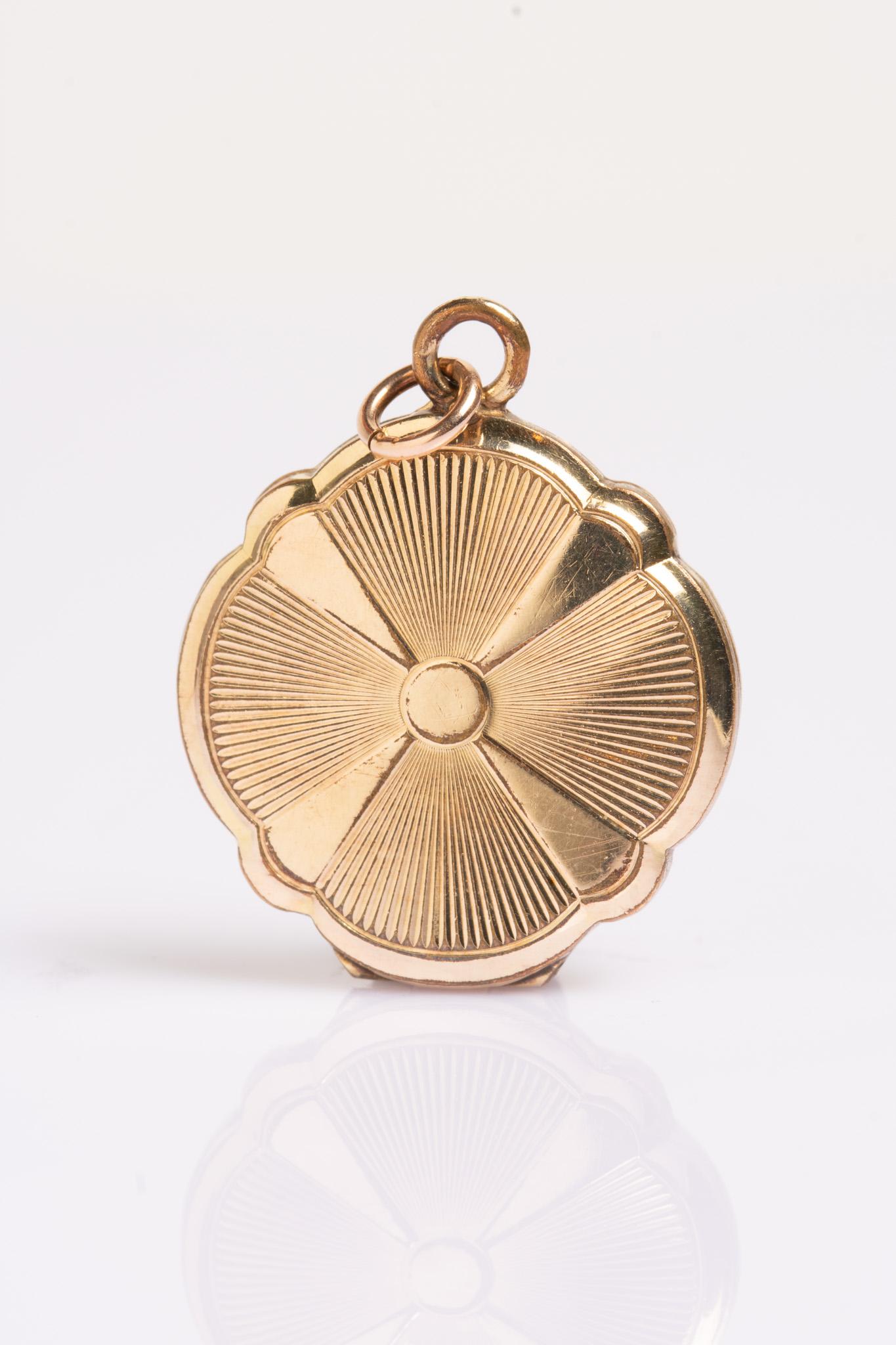 Antique Cushion Cut Antique Victorian 9ct Gold Diamond Starburst Locket For Sale
