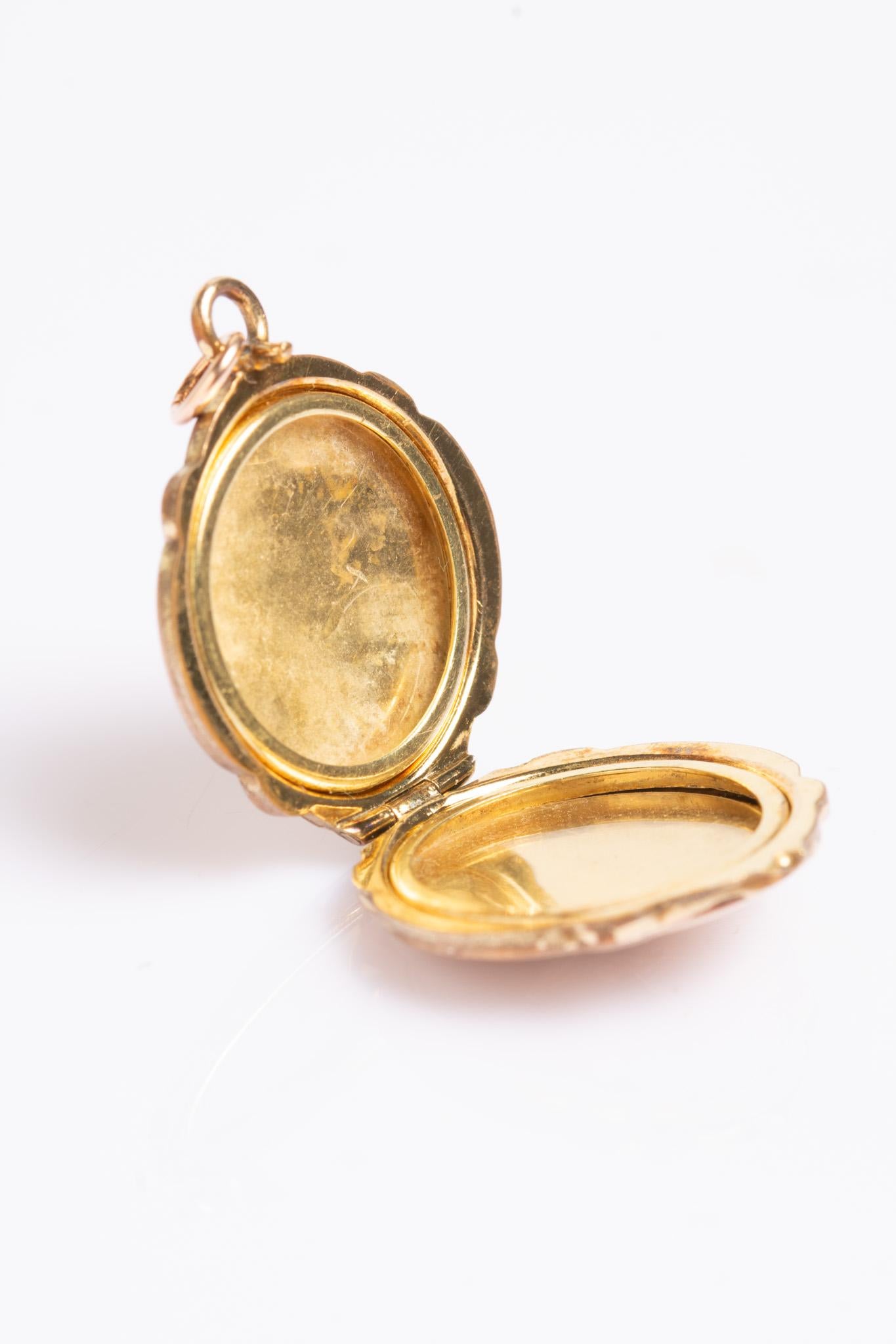 Women's Antique Victorian 9ct Gold Diamond Starburst Locket For Sale