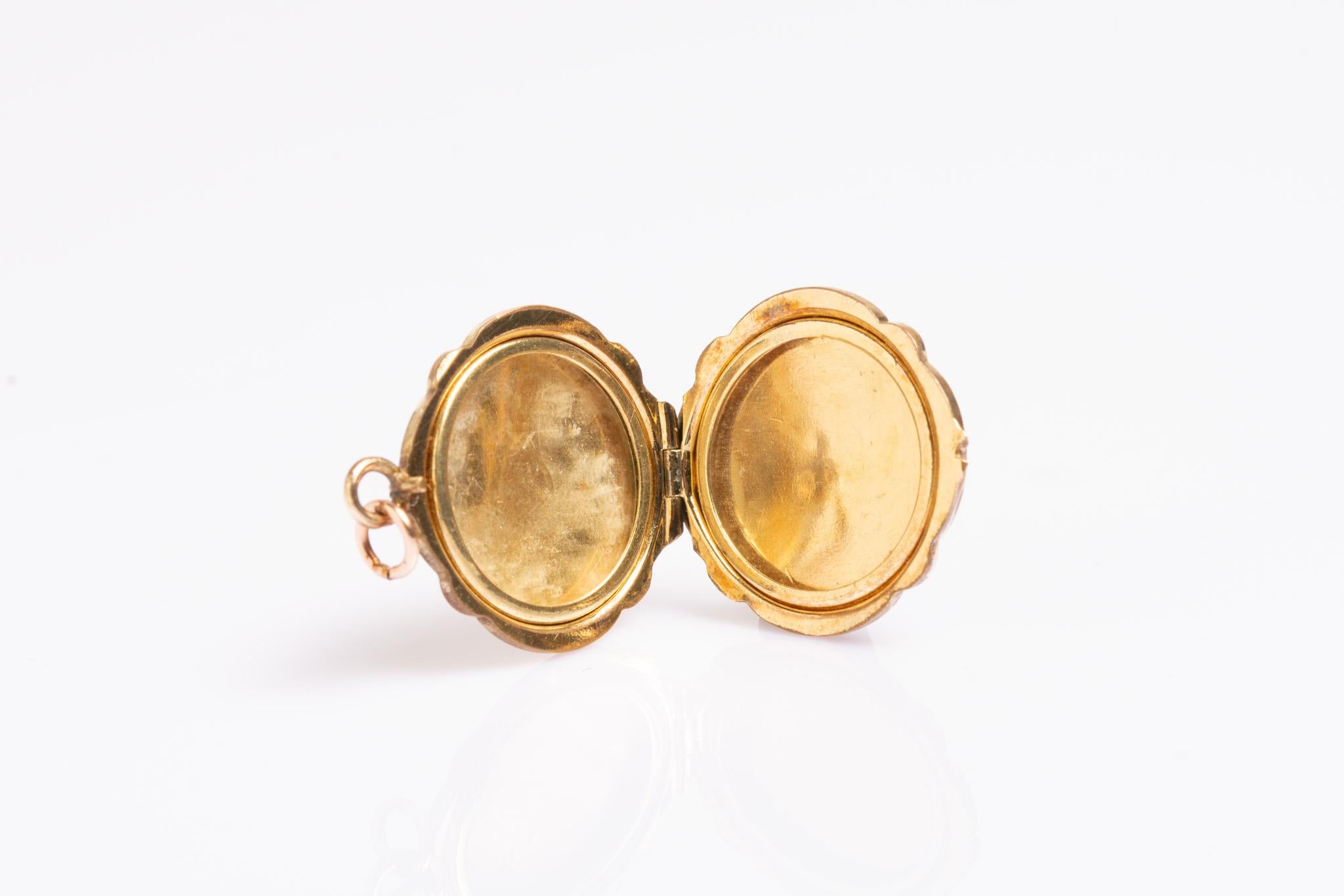 Antique Victorian 9ct Gold Diamond Starburst Locket For Sale 1