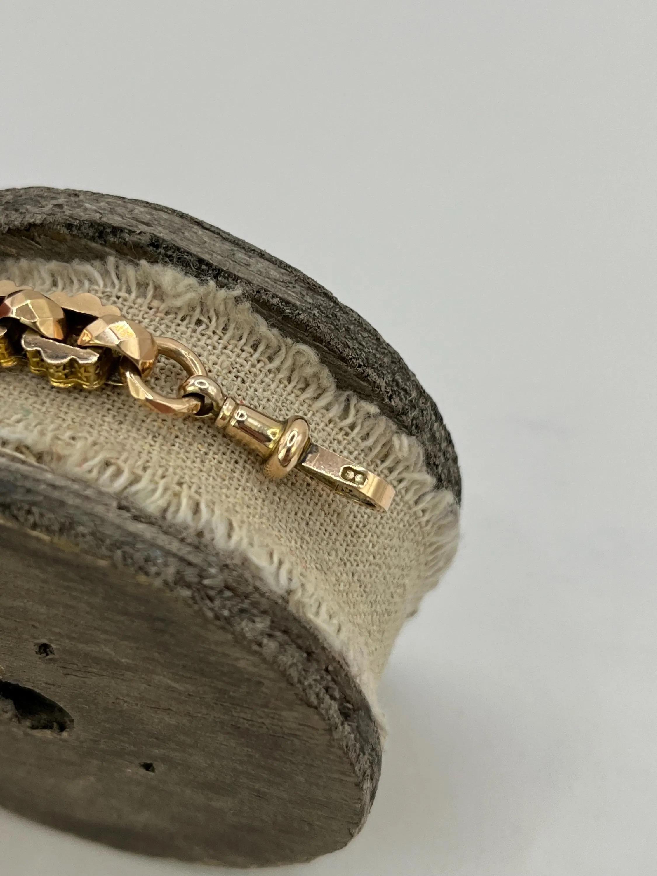 Bracelet fantaisie victorien ancien en or 9ct, circa 1880 Unisexe en vente