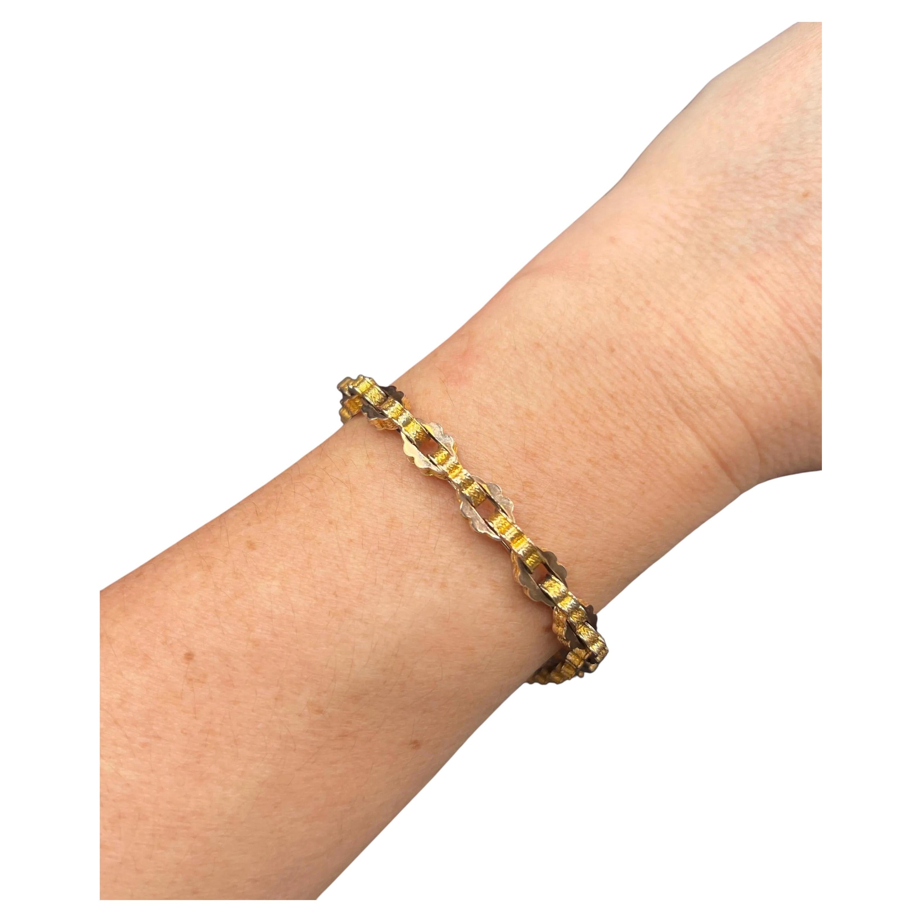 Bracciale antico vittoriano in oro 9ct, CIRCA 1880 in vendita