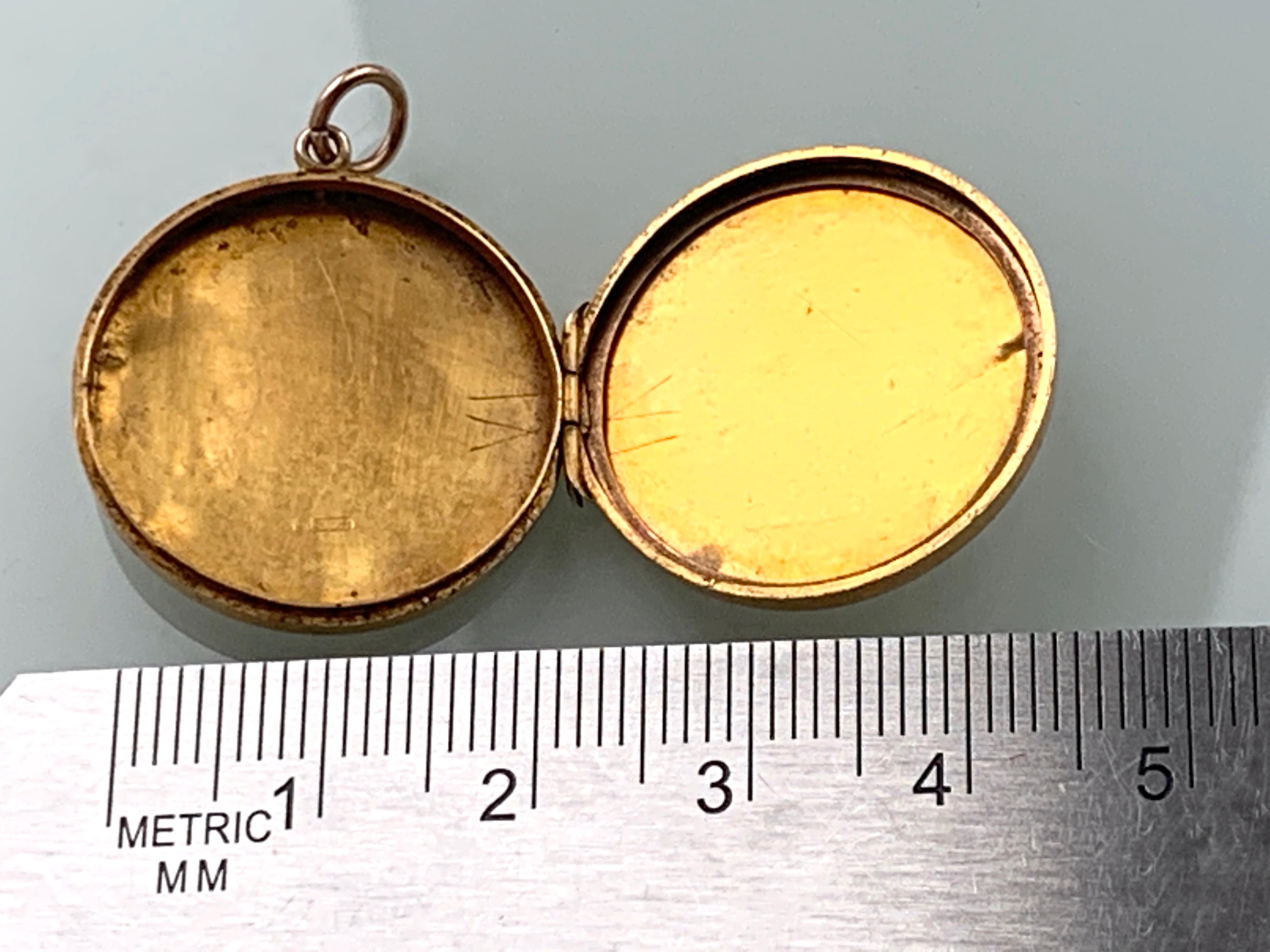 Antique Victorian 9ct Gold Locket, Dated 1857 For Sale 3