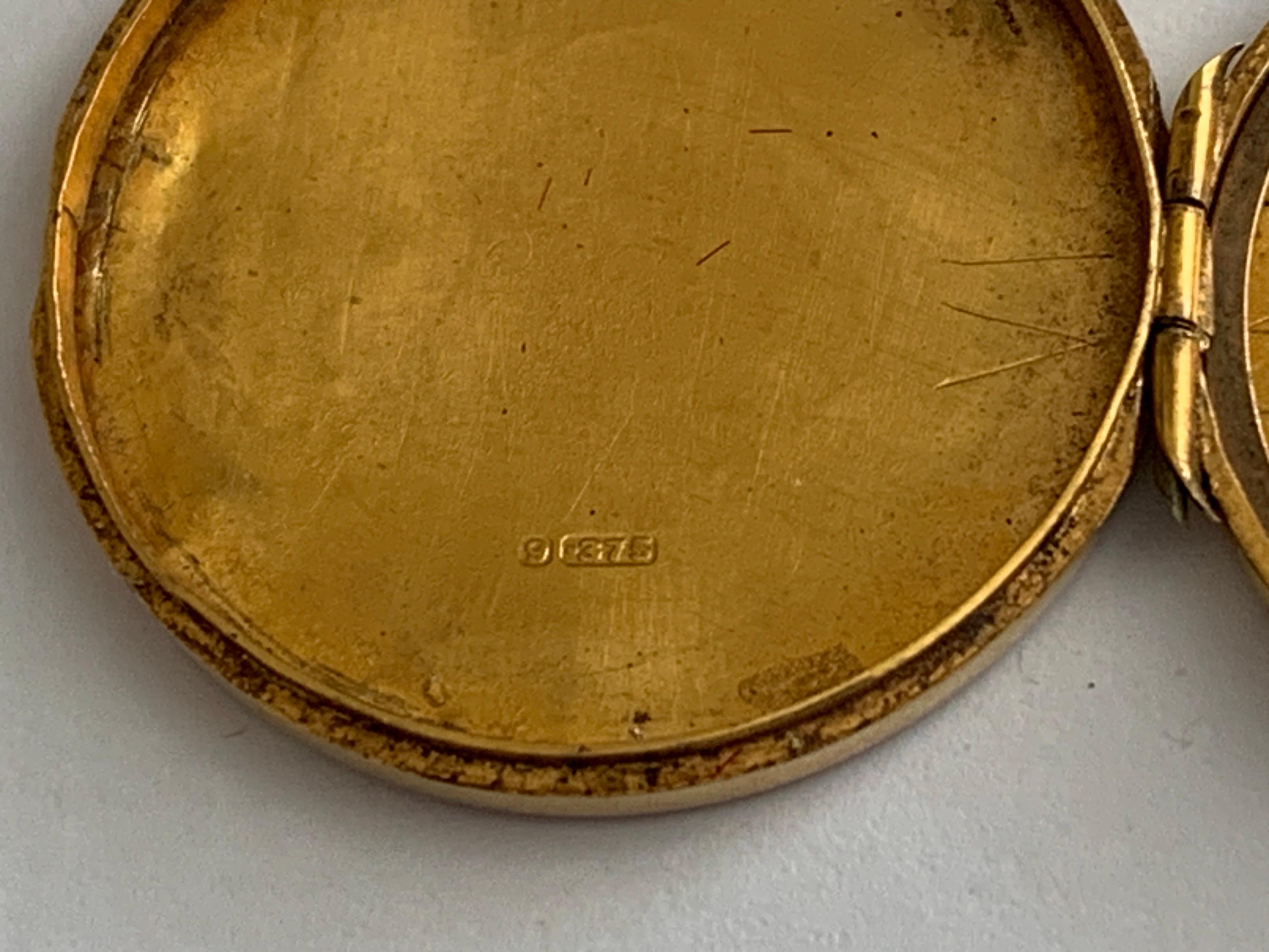 Antiguo medallón victoriano de oro de 9 ct, fechado en 1857 en venta 6