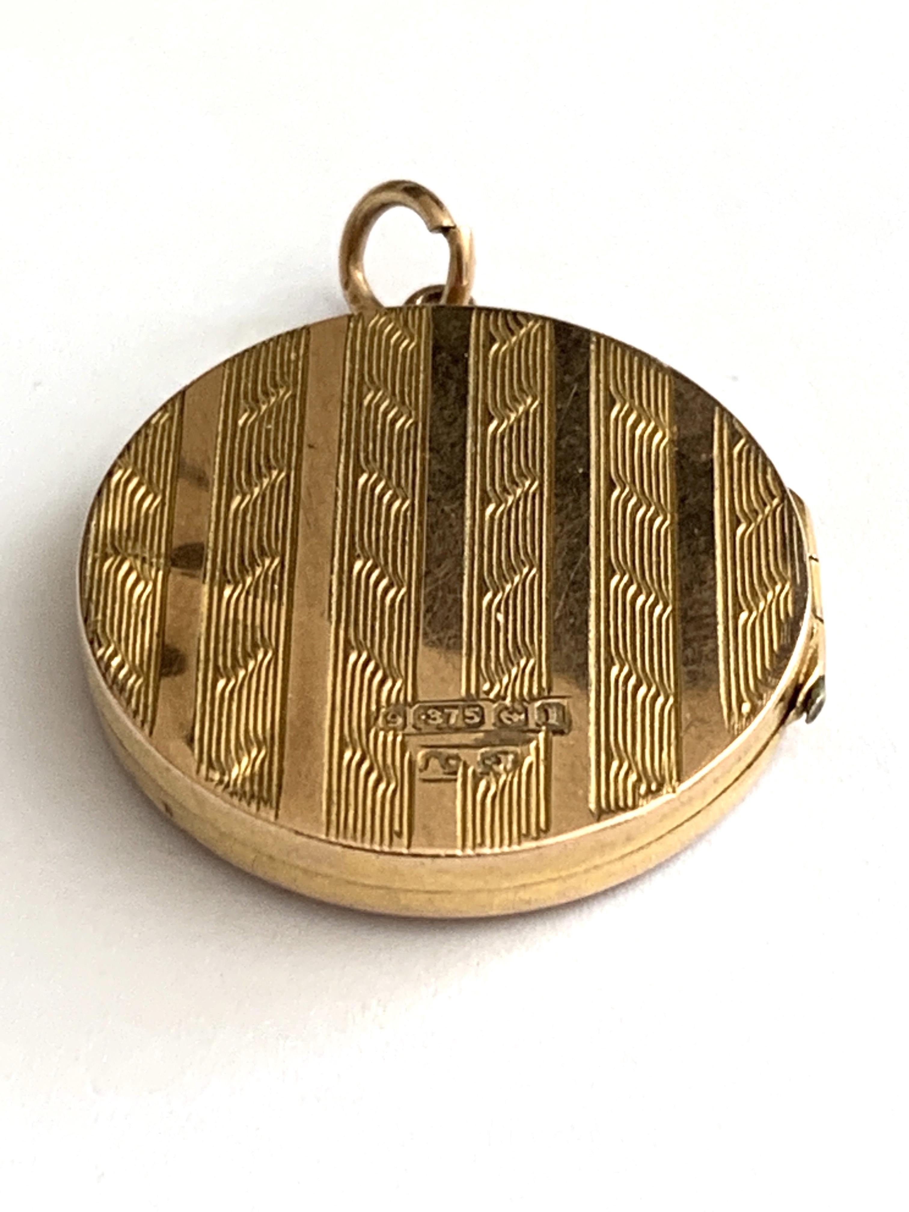 Antiguo medallón victoriano de oro de 9 ct, fechado en 1857 Victoriano en venta