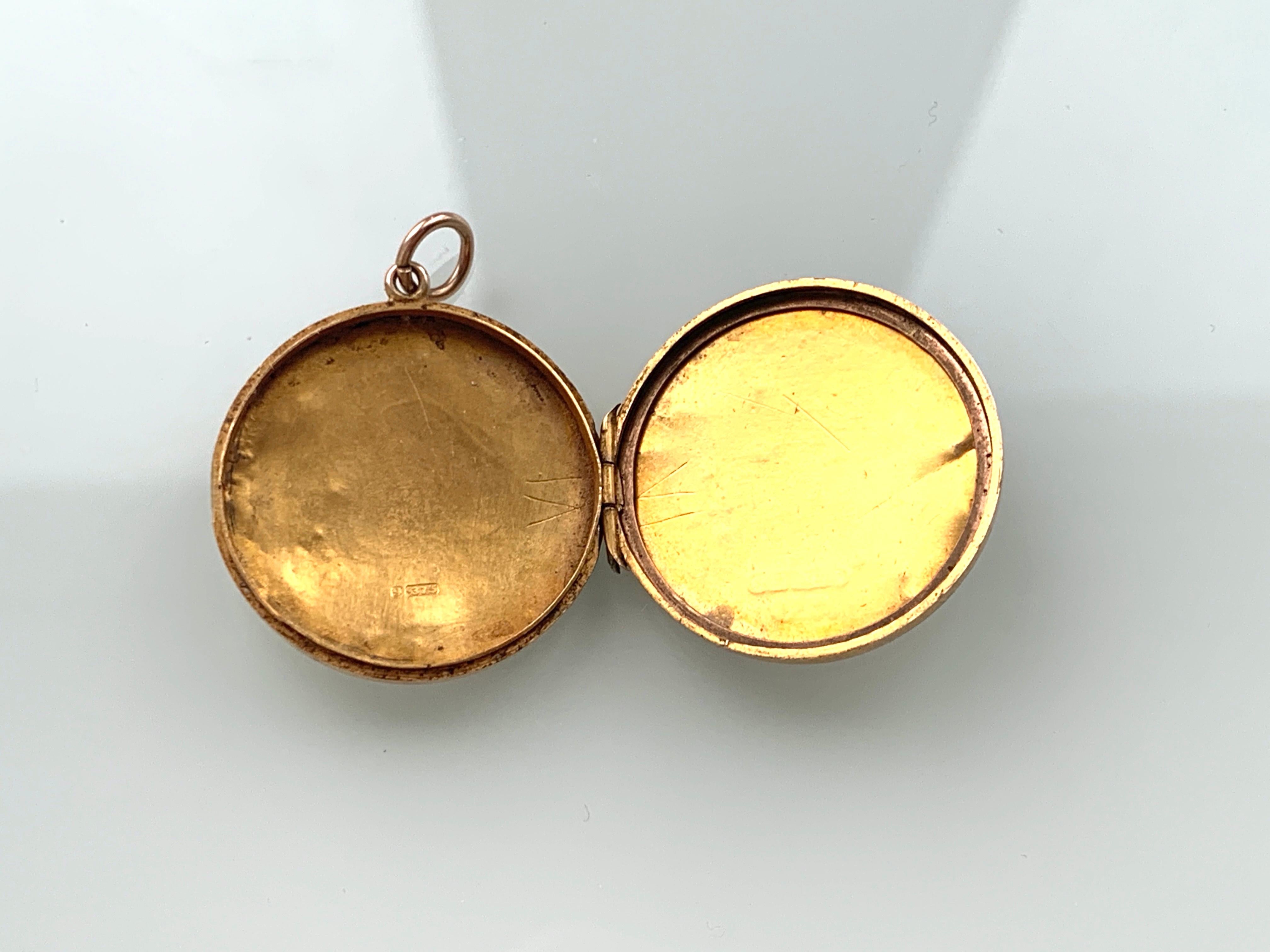 Women's or Men's Antique Victorian 9ct Gold Locket, Dated 1857 For Sale