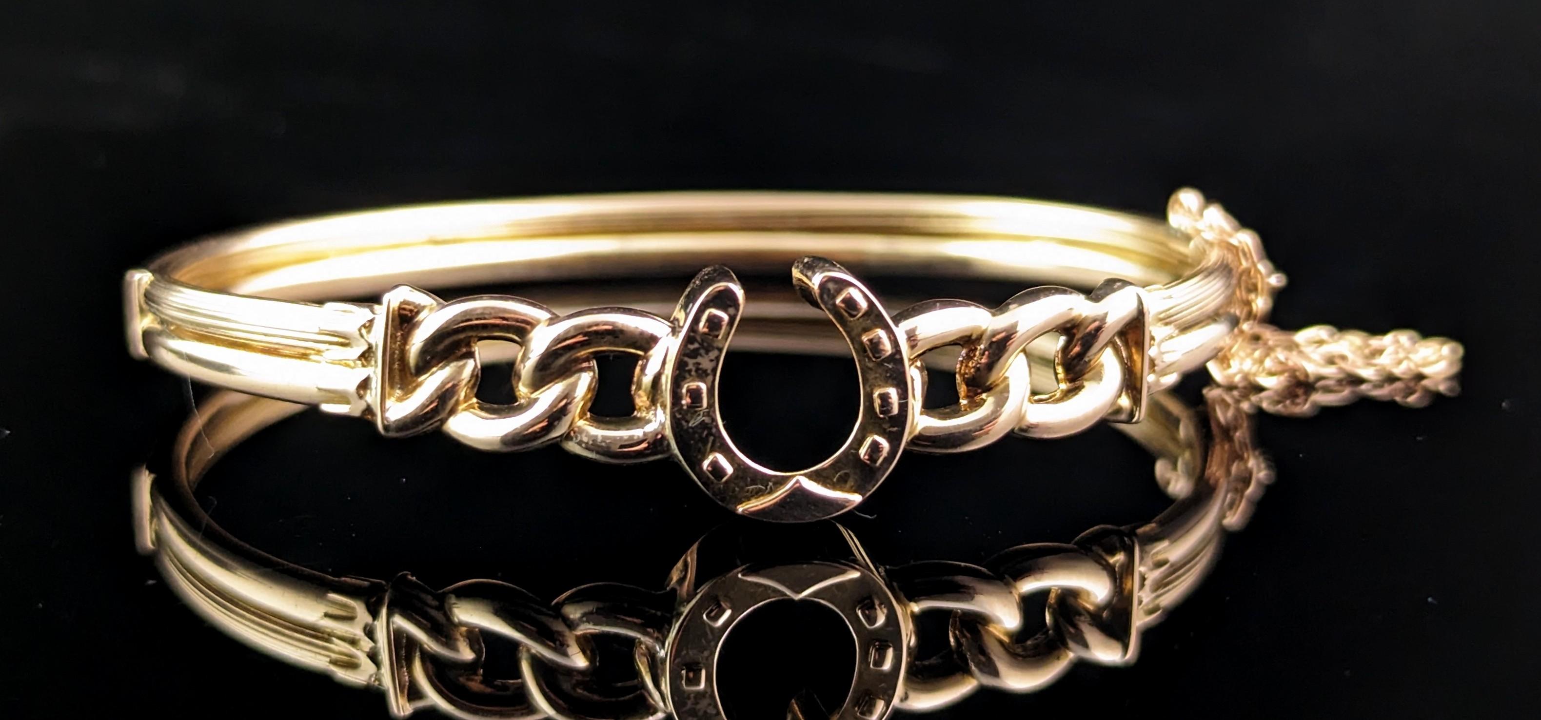 Antique Victorian 9ct gold lucky horseshoe bangle  In Good Condition For Sale In NEWARK, GB