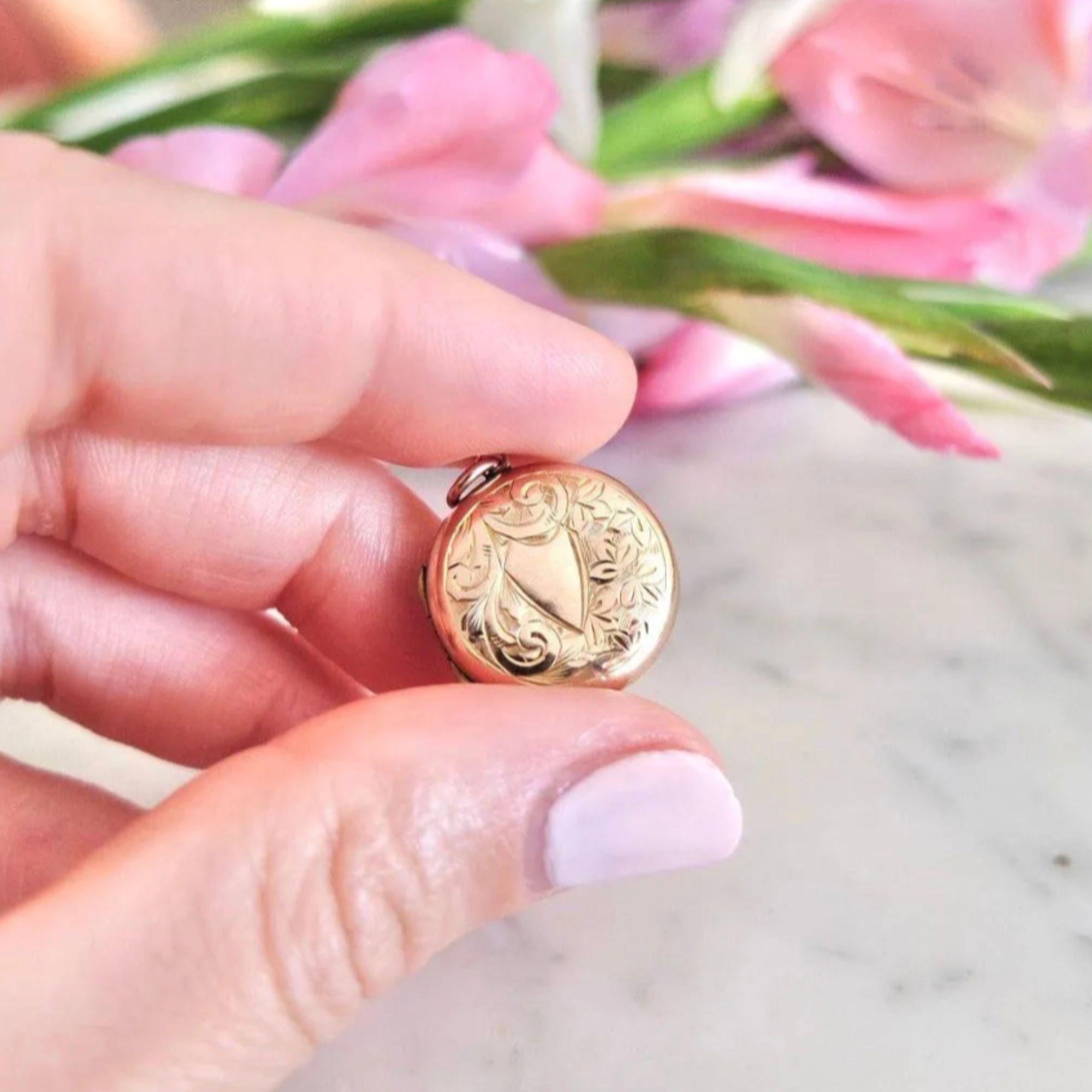 Antique Victorien 9ct Gold Rose Gold Locket Necklace Bon état à London, GB