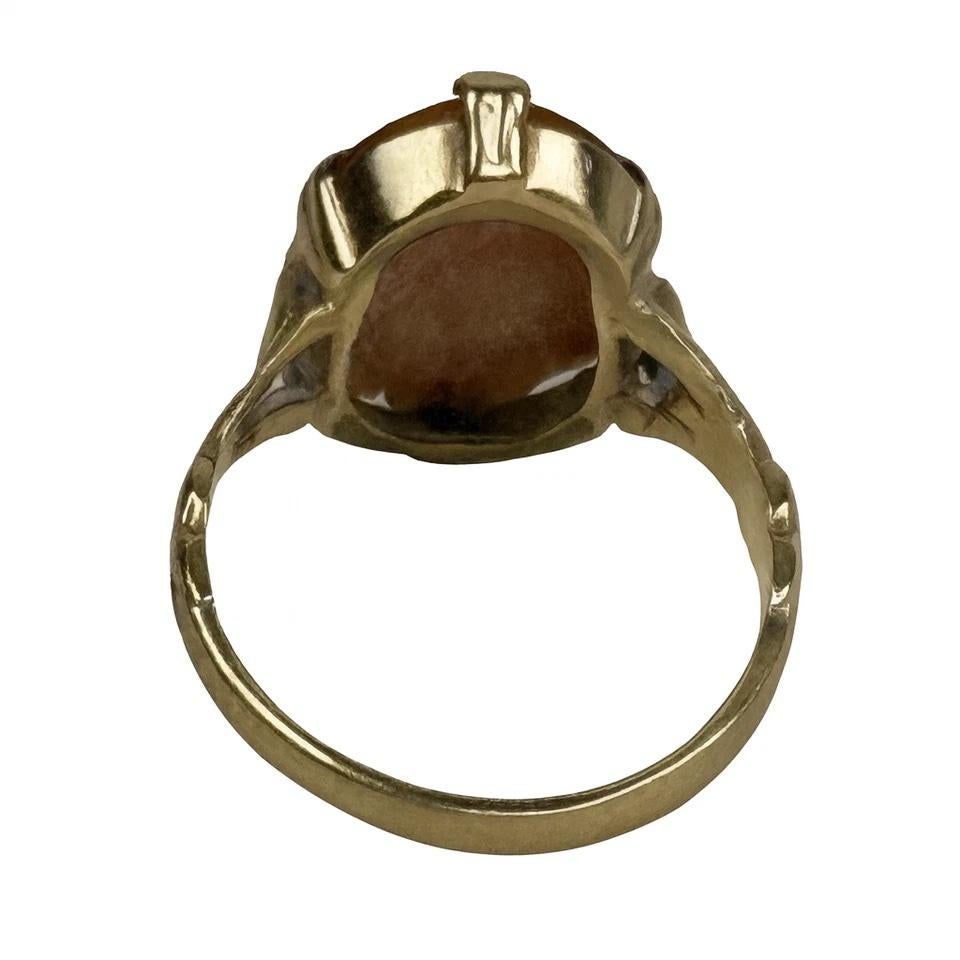 Antico anello vittoriano in oro 9ct con cammeo delle Tre Grazie In condizioni buone in vendita a London, GB