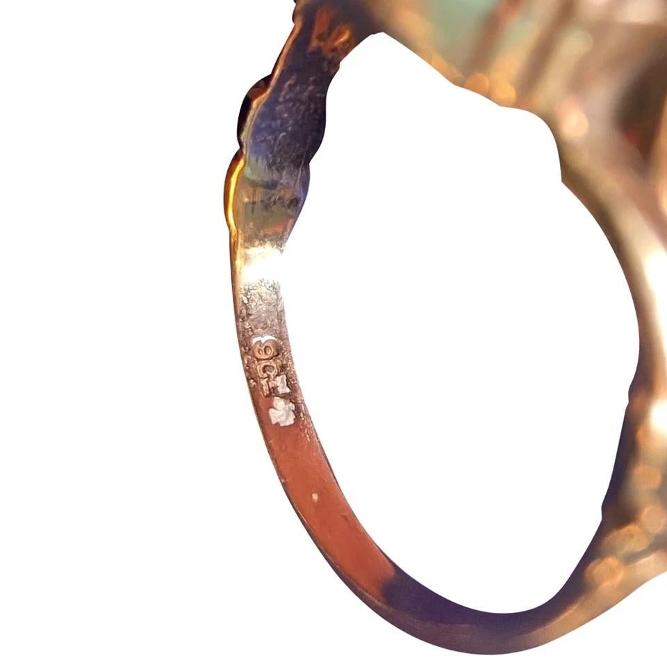 Antico anello vittoriano in oro 9ct con cammeo delle Tre Grazie in vendita 2