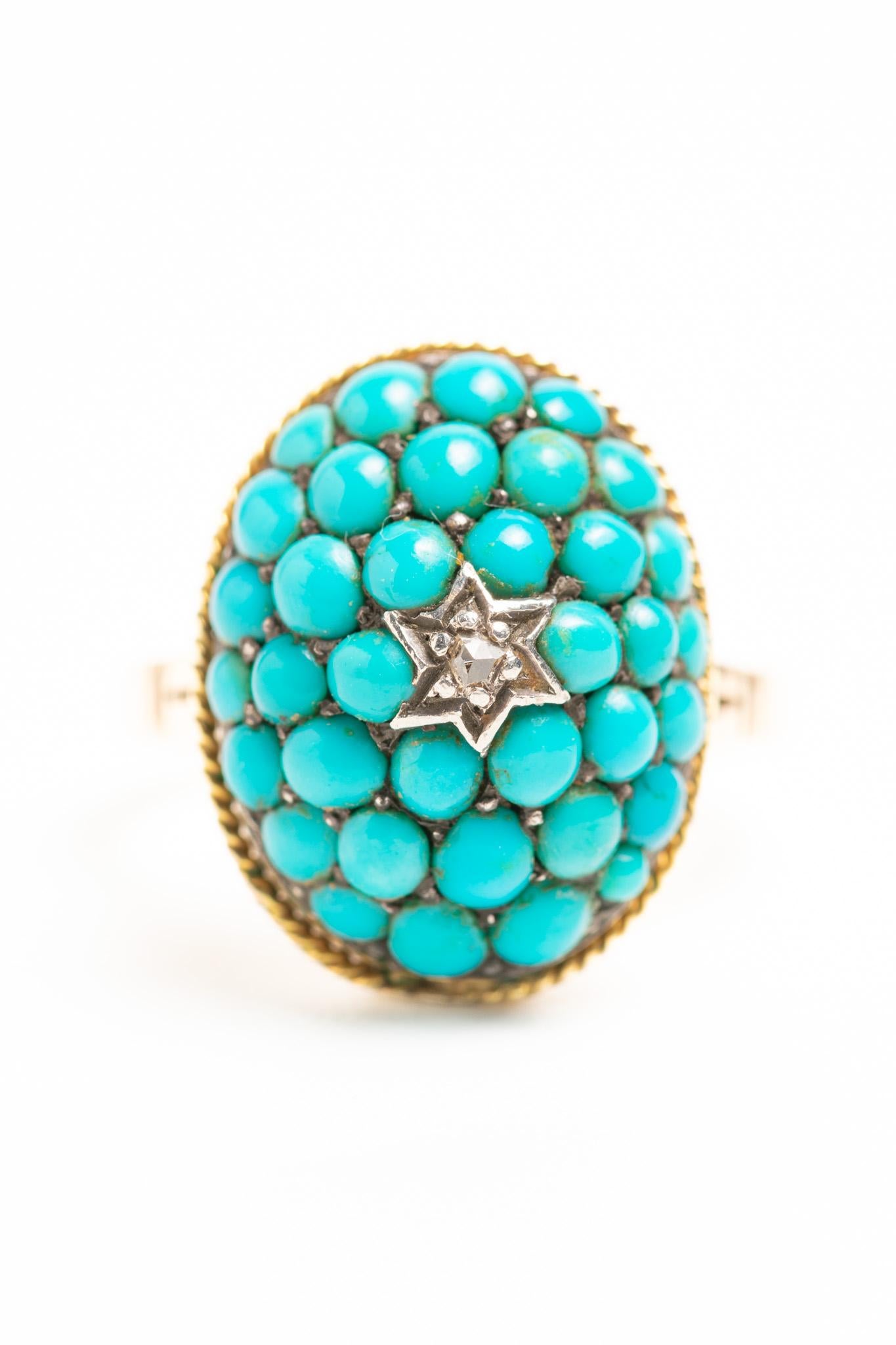 Taille coussin antique Bague victorienne ancienne en or 9ct pavée de turquoises et de diamants en vente
