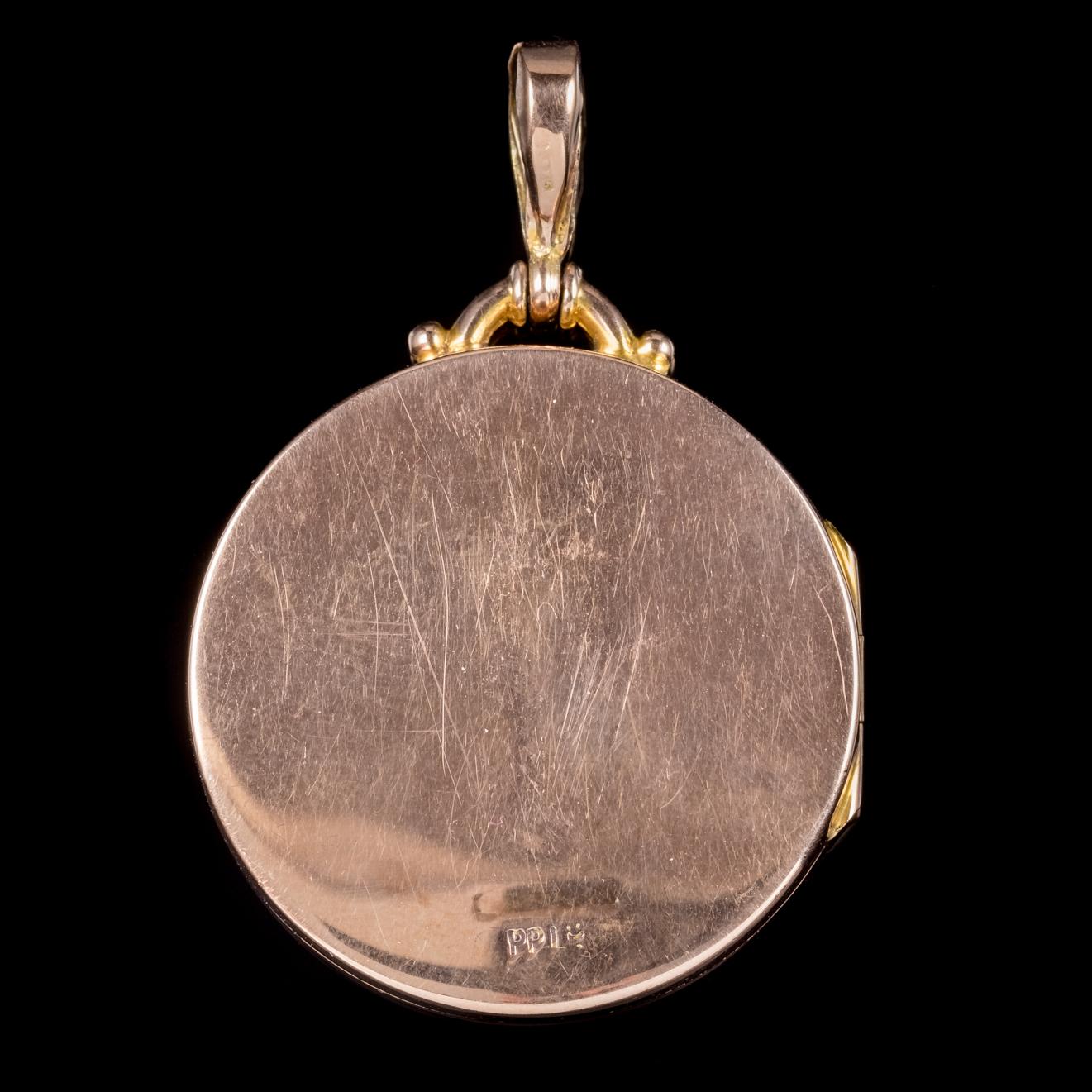 A lovely antique Victorian Locket C. 1900, engraved with a natural flowing design on the front which had been lovingly crafted in 9ct Rose Gold. 

The Locket is complete with windows and rims within so photographs of your treasured loved ones can be