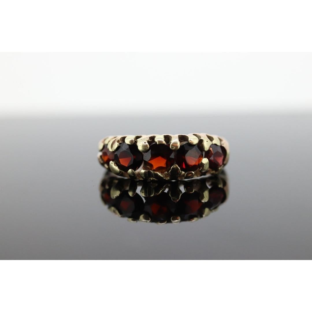 Antique Victorian 9k 375 Garnet Cluster ring. 9k Yellow Gold UK Chester 1905. In Good Condition For Sale In Port Charlotte, FL