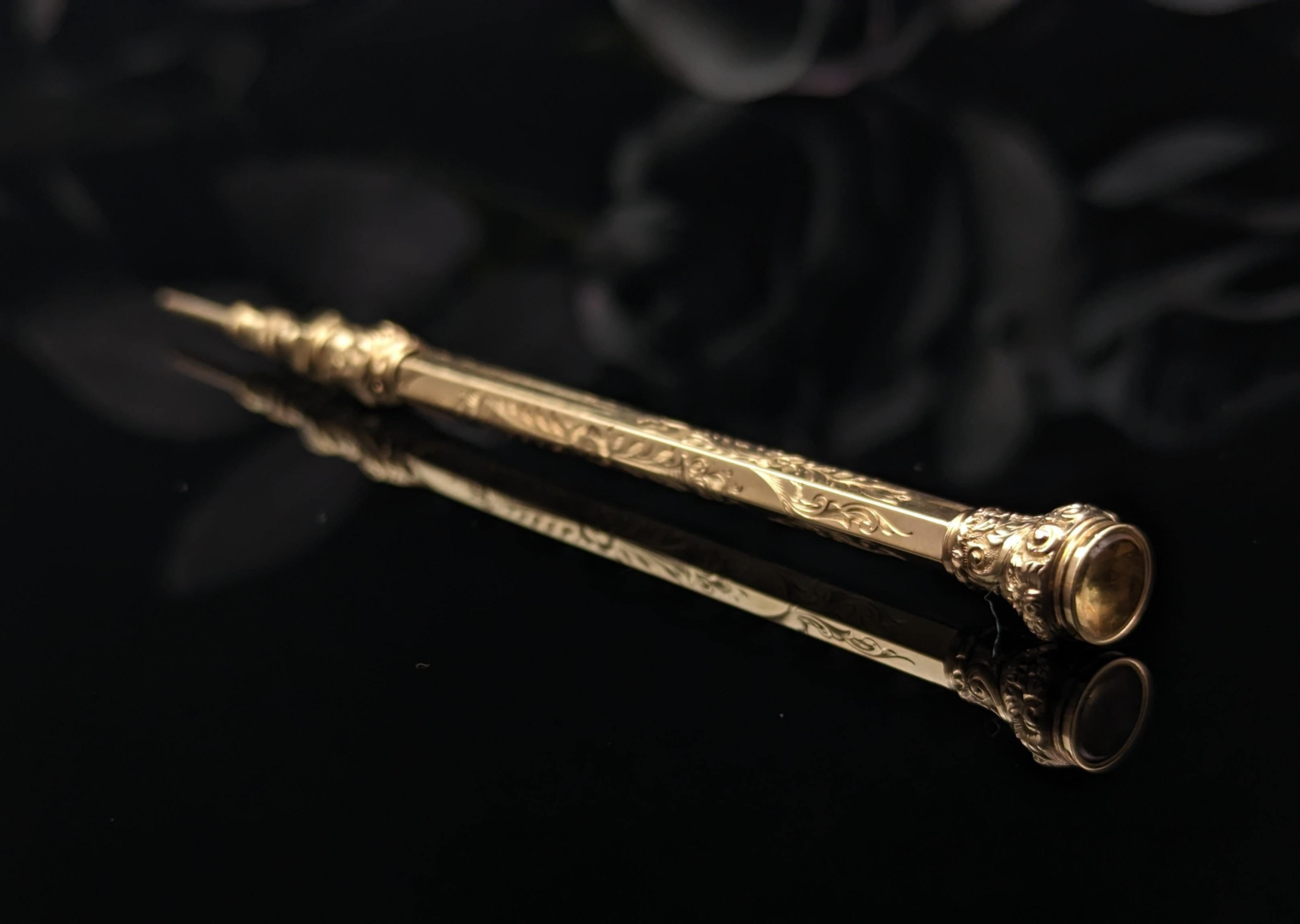 There is something quite magical about antique gold propelling pencils, perhaps for me it is the fact that the Victorian's managed to turn such a simple everyday object into something so beautiful.

They were renowned for this though and this pretty