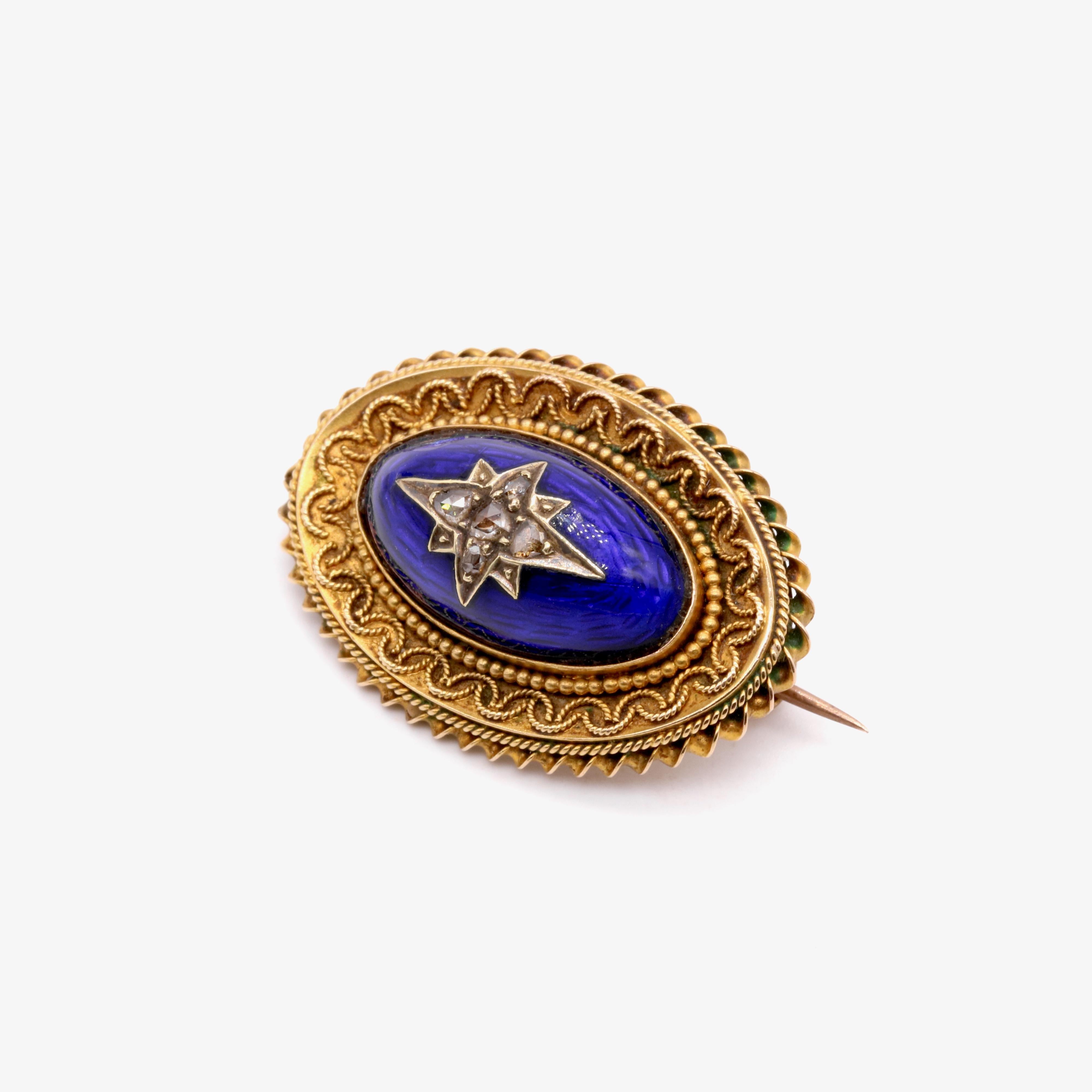 Taille rose Broche victorienne ancienne de style néo-étrusque en or 9 carats, diamants taille rose et émail bleu en vente