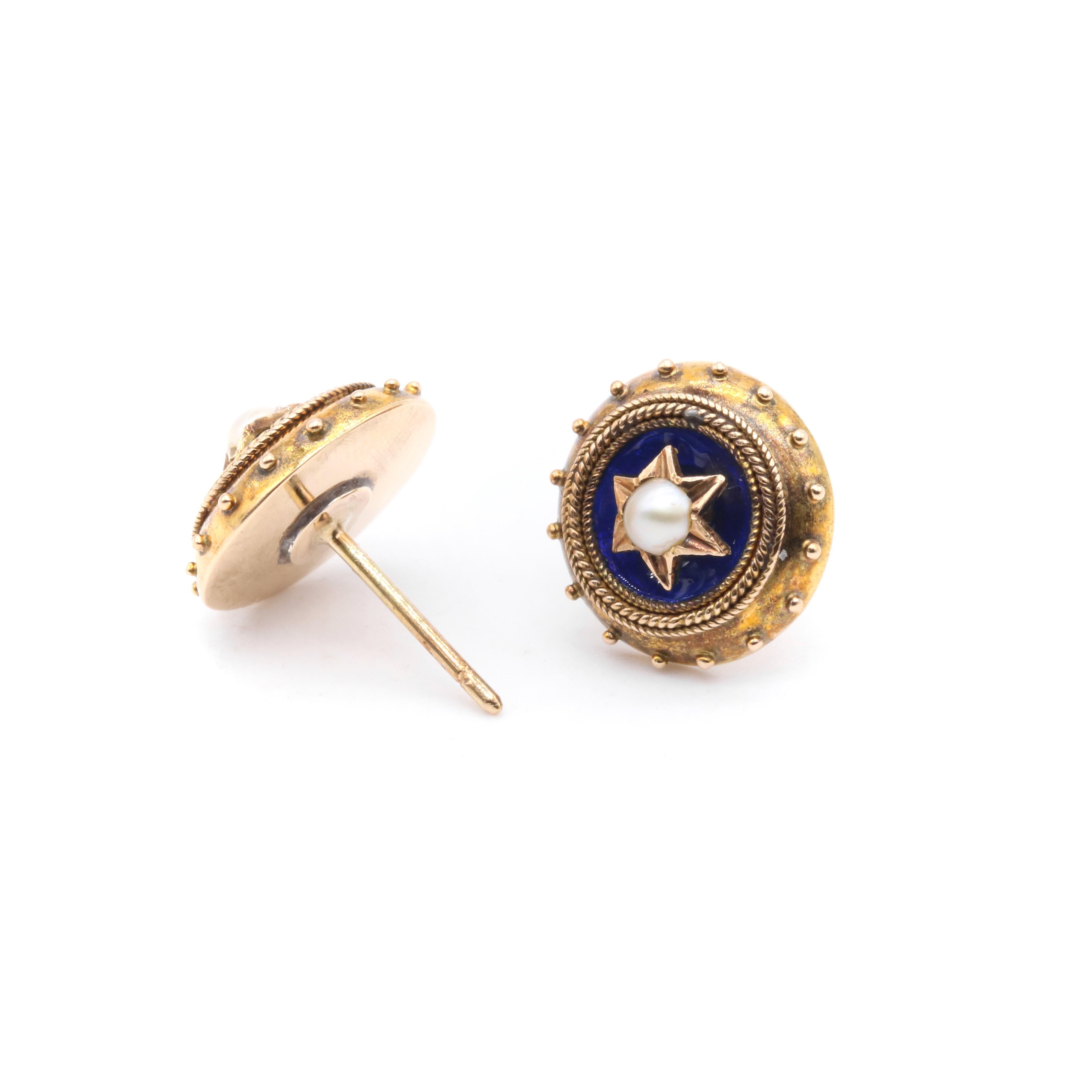 Orecchini antichi vittoriani in oro 9 carati con stella, perla e smalto blu di Etruscan Revival in vendita 1
