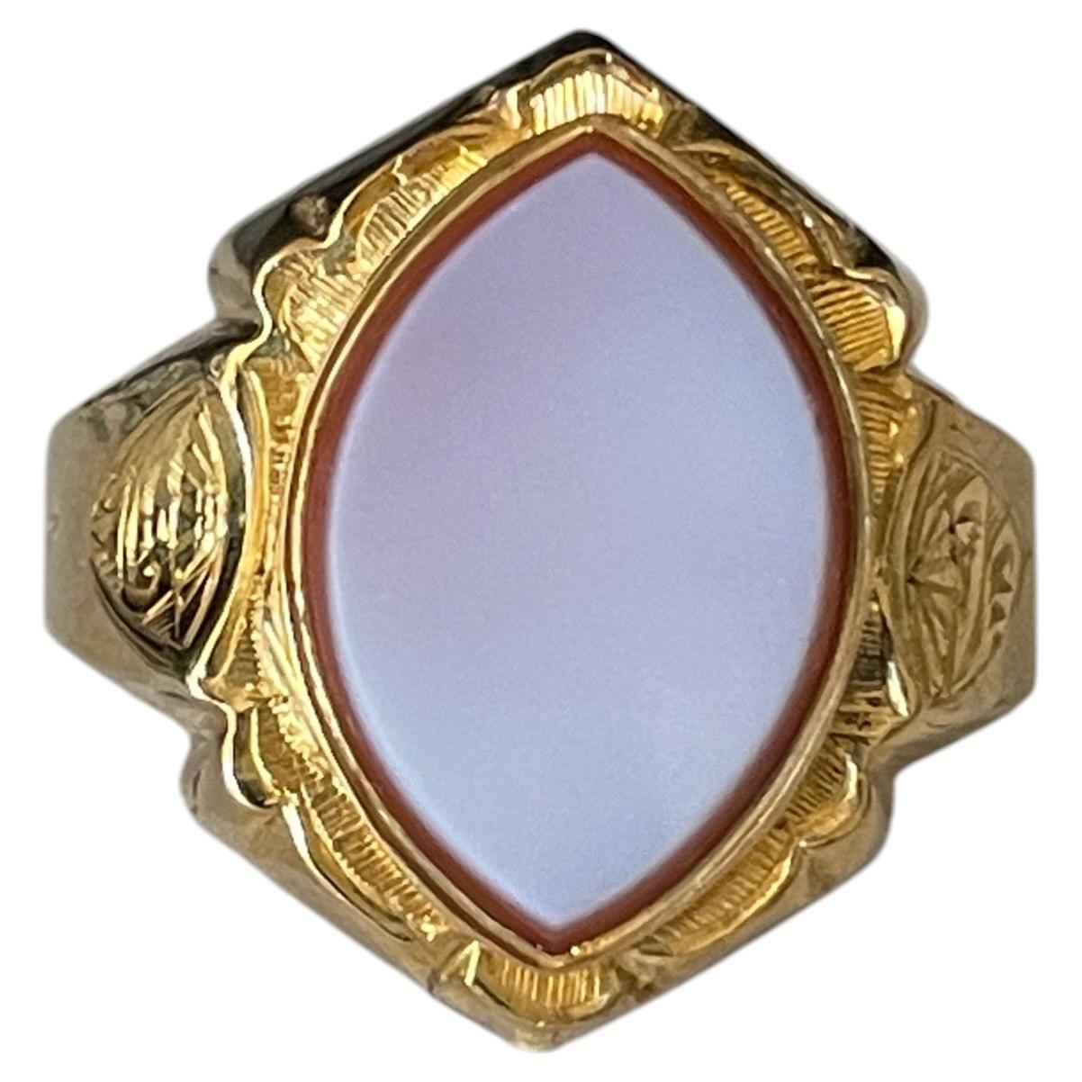 Antique Victorian 9K Yellow Gold Marquise Chalcedony Signet Ring, England For Sale