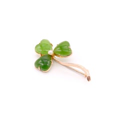 Antique Victorian 9K Yellow Gold Nephrite and Pearl Shamrock Brooch