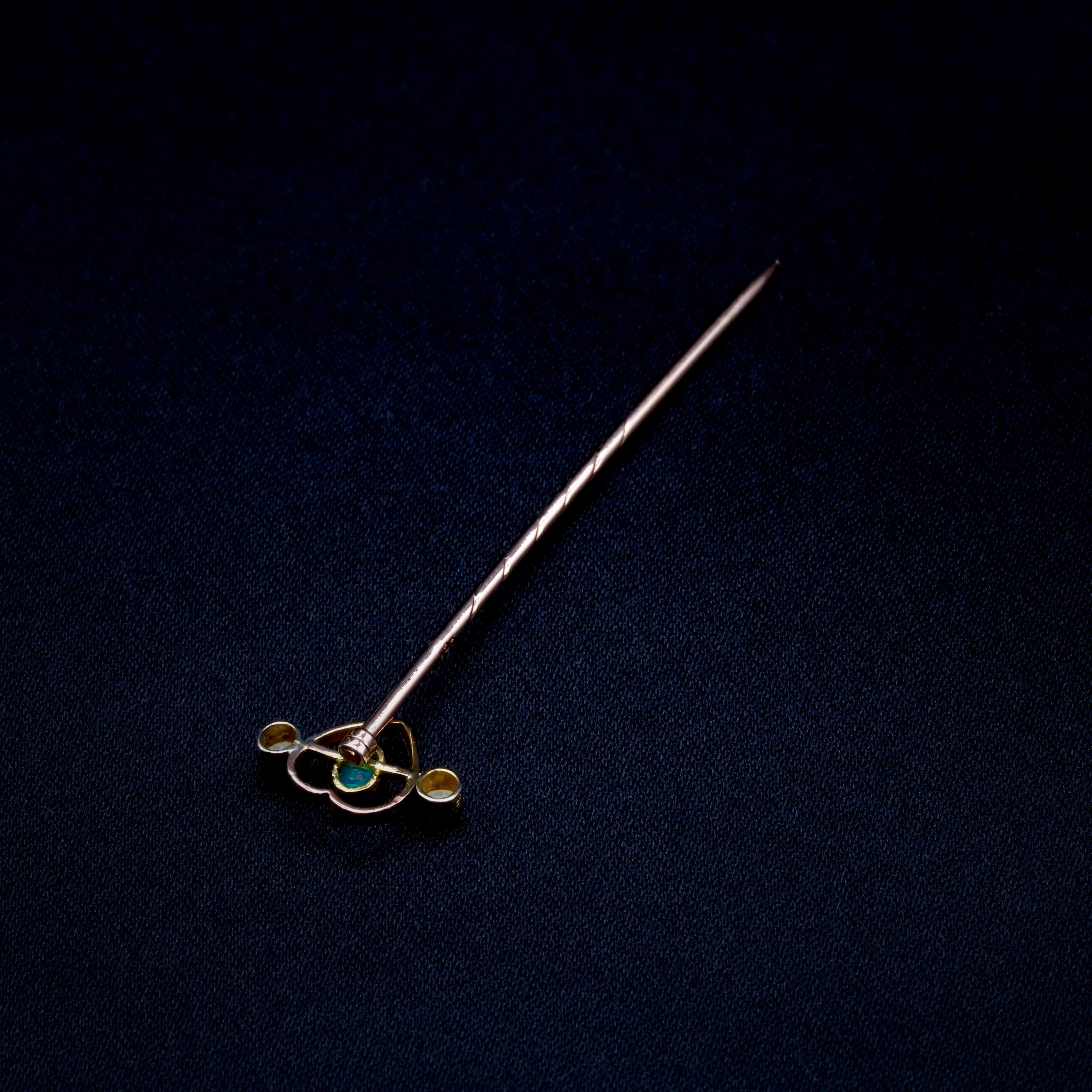 Antique Victorian 9K Yellow Gold Opal and Pearl Heart Shaped Stick Pin For Sale 4