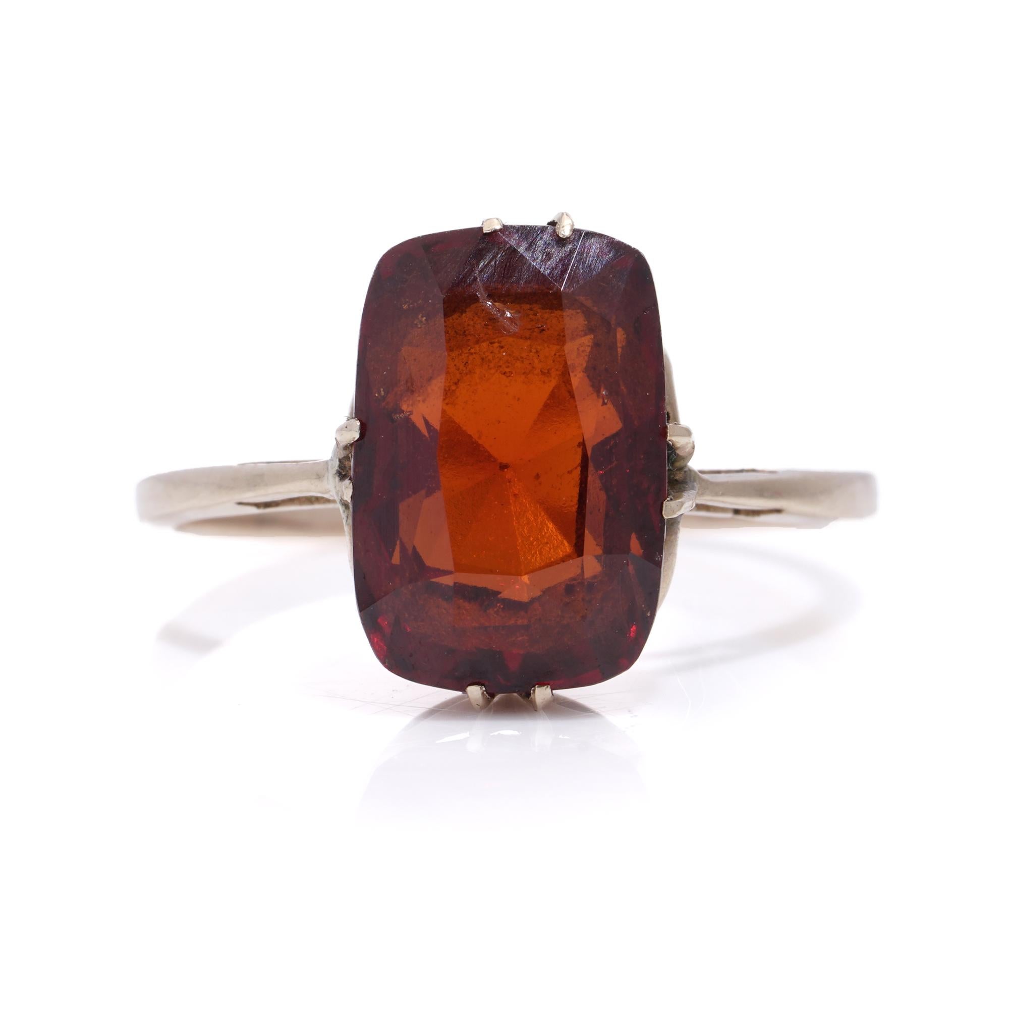 Women's Antique Victorian 9kt gold 3.00 cts. orange citrine solitaire ring For Sale