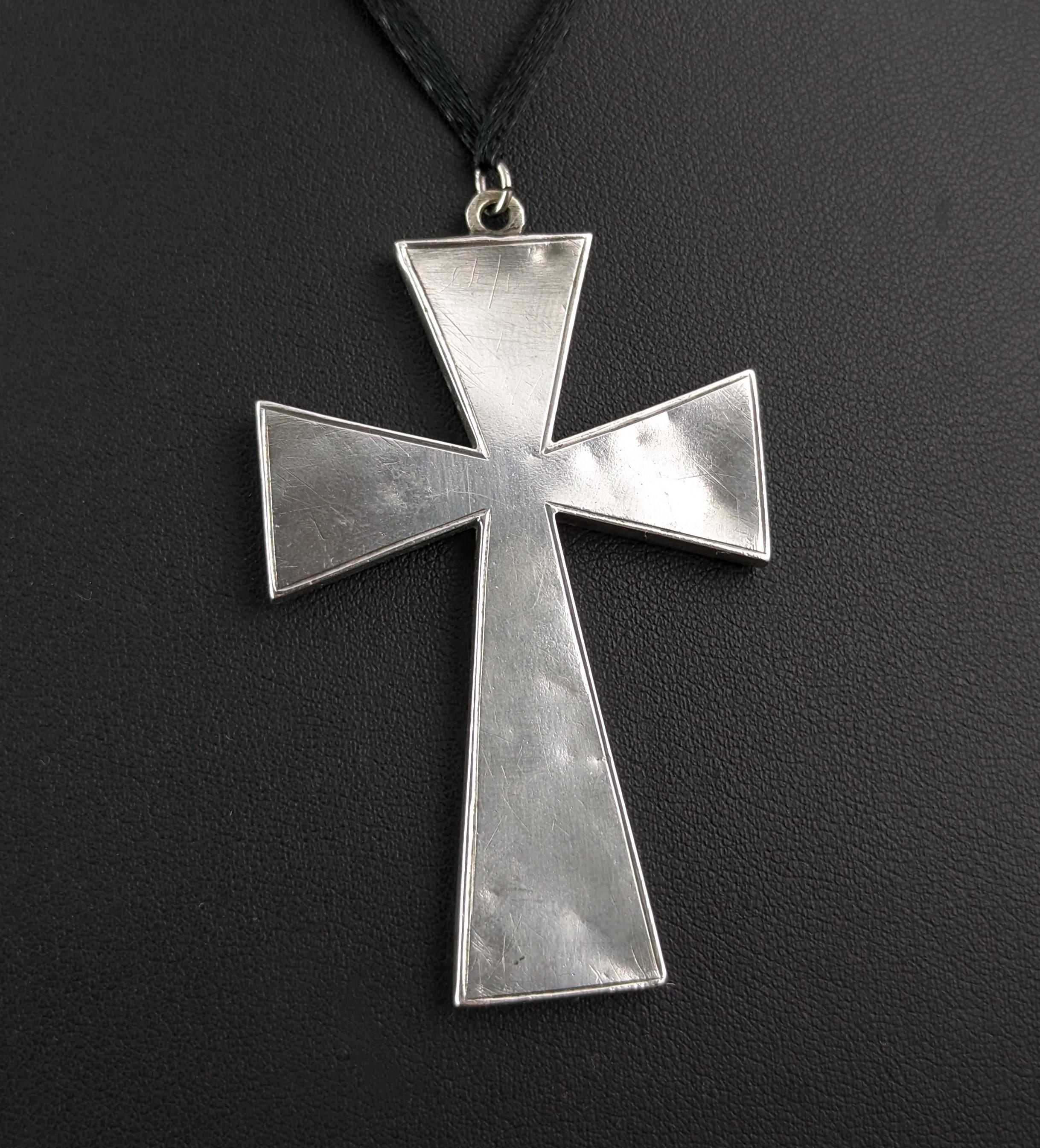 Antique Victorian Aesthetic cross pendant, sterling silver and 9k gold  For Sale 5