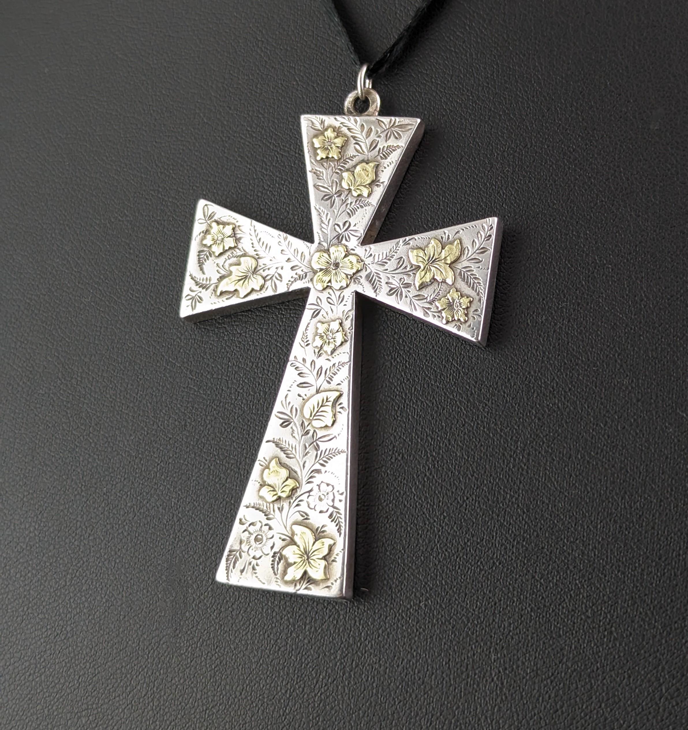Antique Victorian Aesthetic cross pendant, sterling silver and 9k gold  For Sale 6